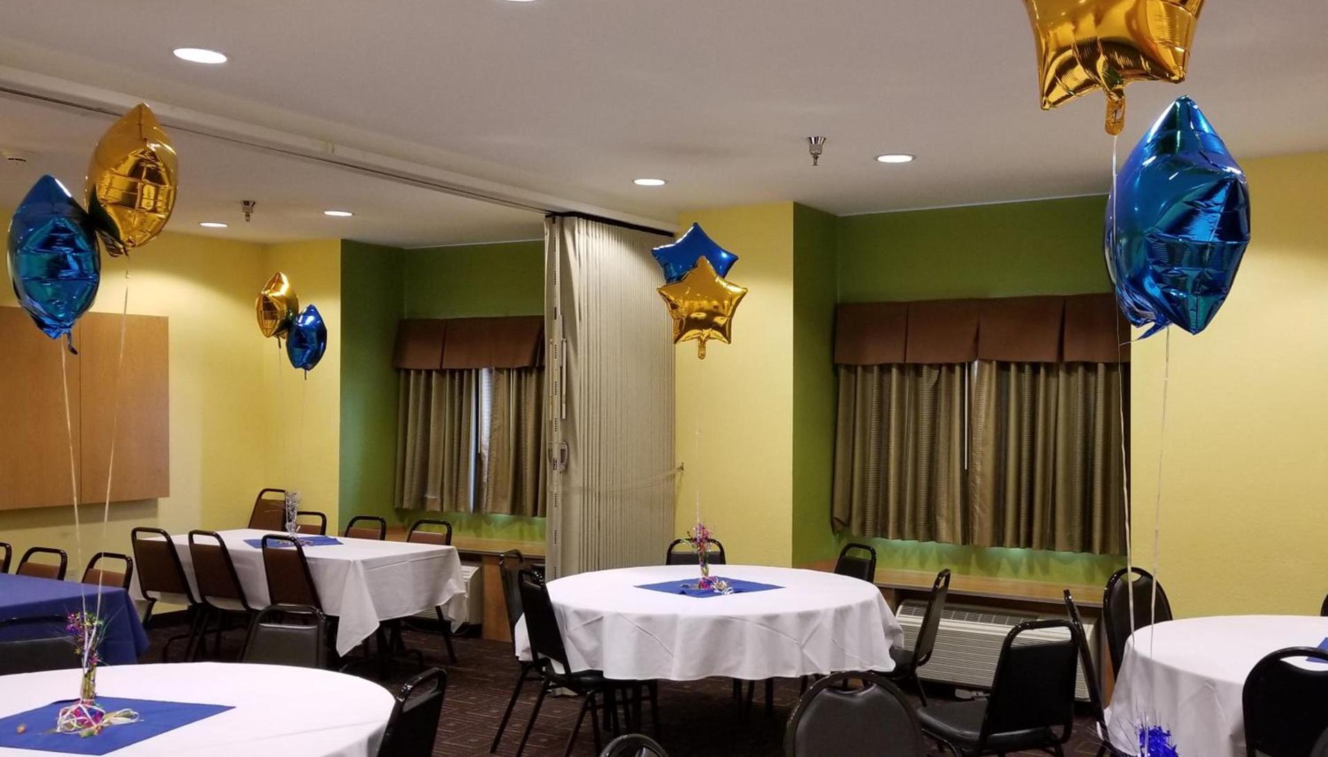 Microtel Inn & Suites by Wyndham Delphos photo 23