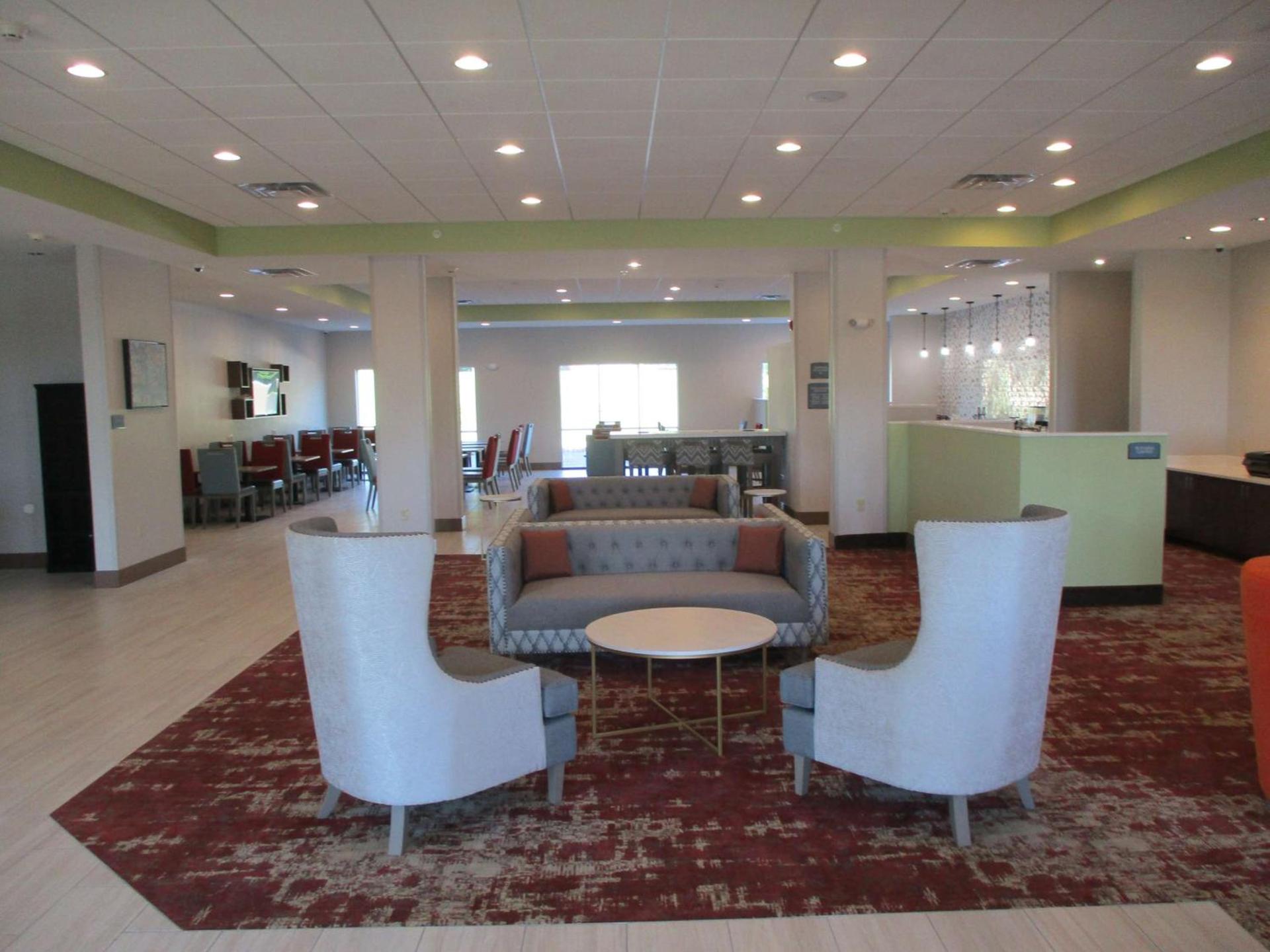 La Quinta Inn & Suites by Wyndham Jackson-Cape Girardeau photo 35