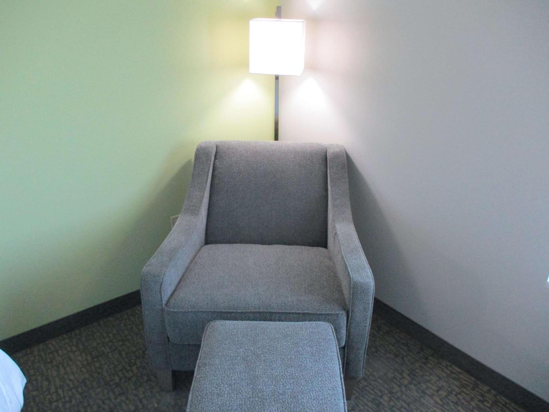 La Quinta Inn & Suites by Wyndham Jackson-Cape Girardeau photo 55