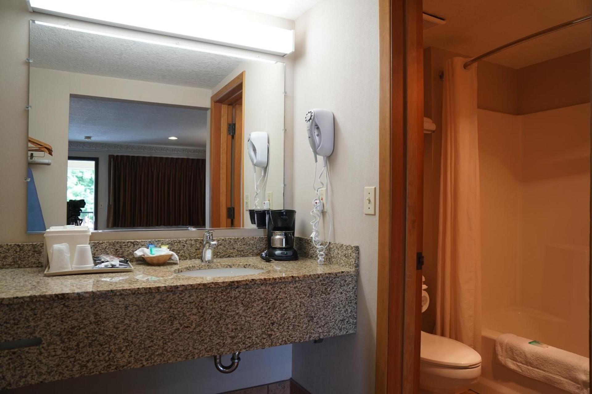 College Inn photo 3