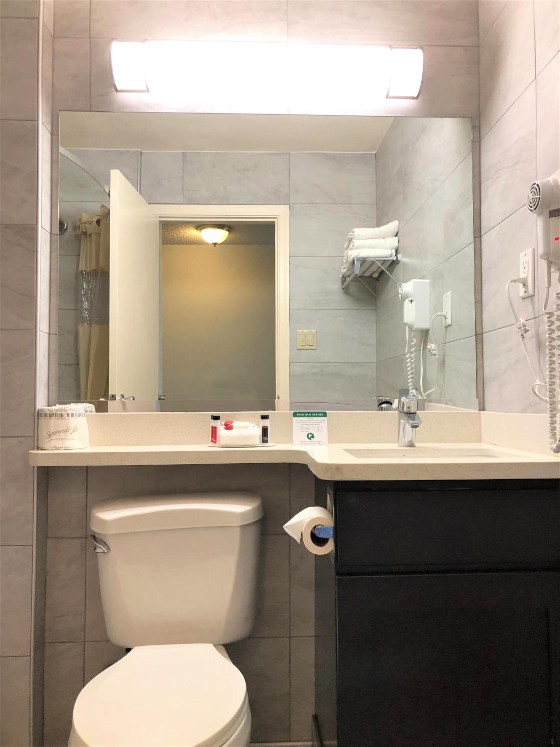 Days Inn by Wyndham Novato/San Francisco photo 27