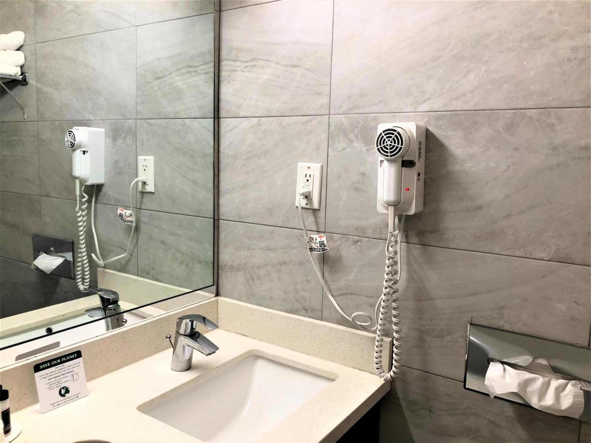 Days Inn by Wyndham Novato/San Francisco photo 30