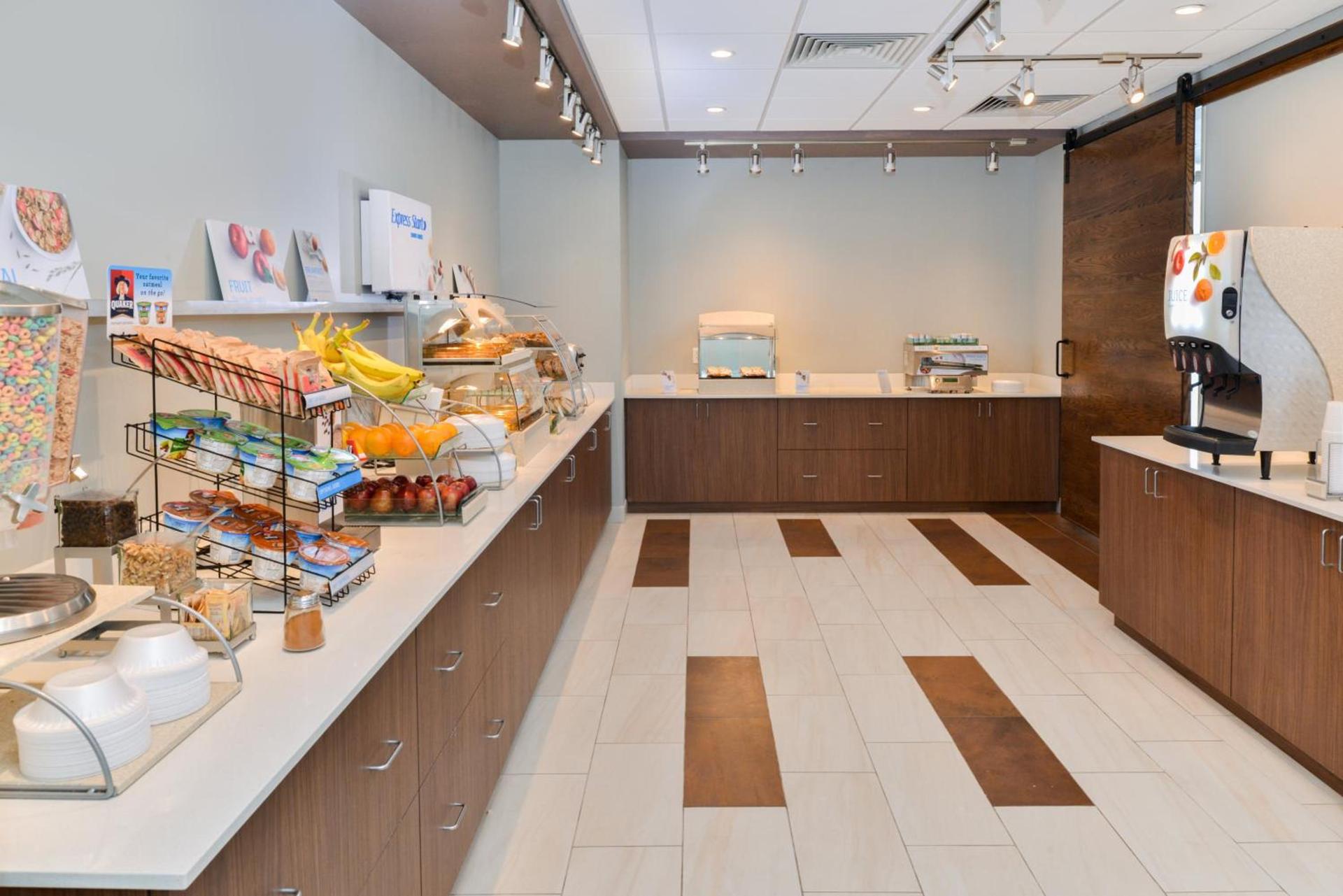 Holiday Inn Express & Suites - Ogallala by IHG photo 42