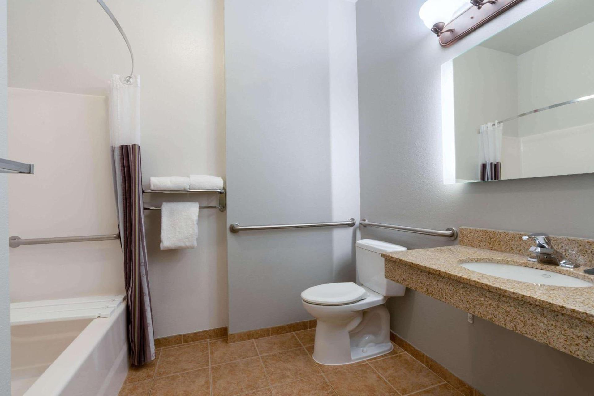 La Quinta by Wyndham Rifle photo 24