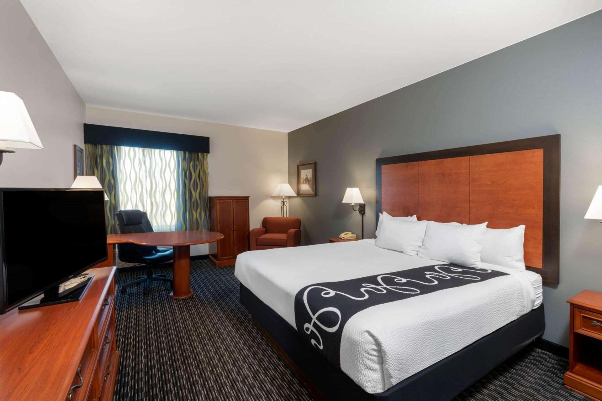 La Quinta by Wyndham Rifle photo 19