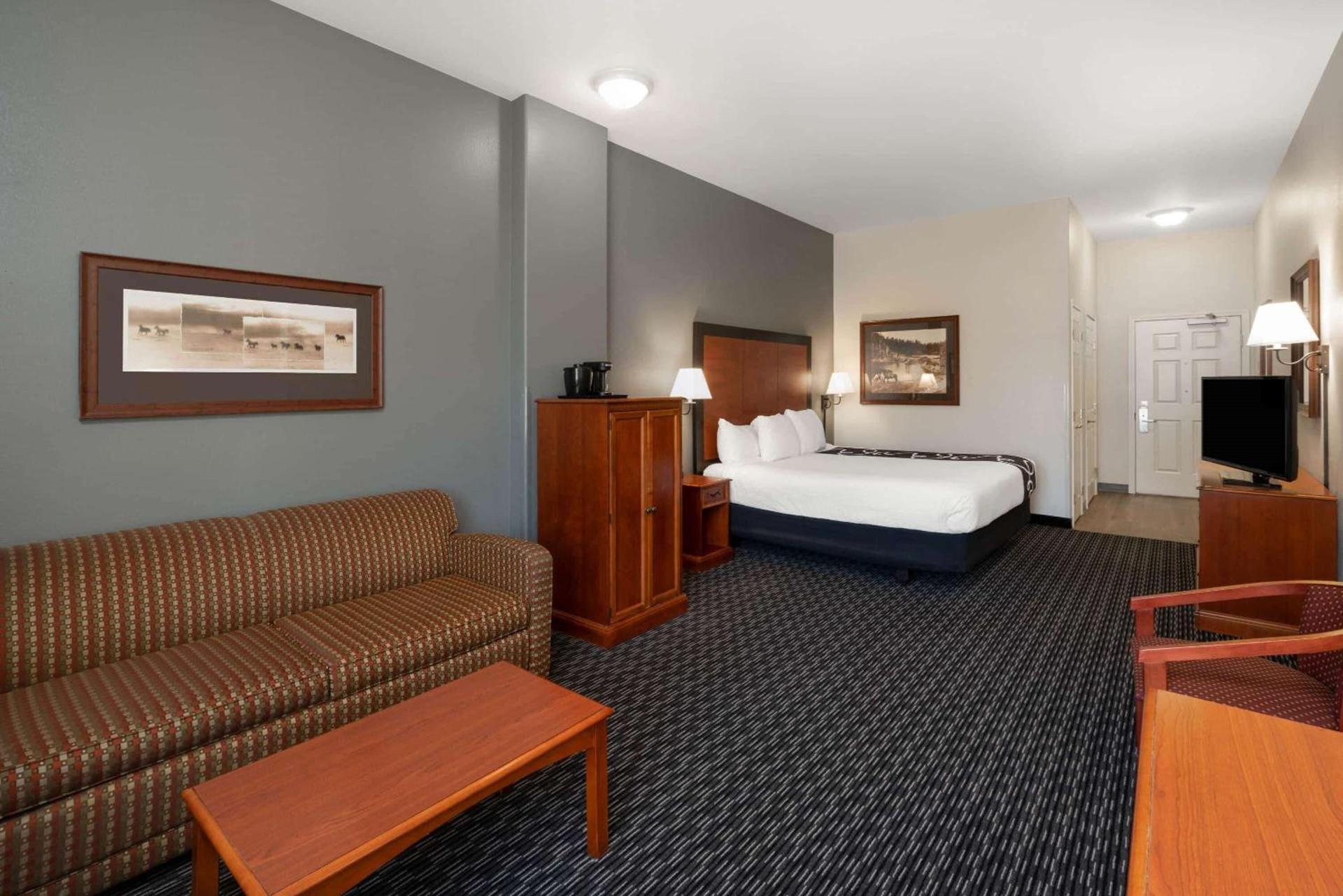 La Quinta by Wyndham Rifle photo 18