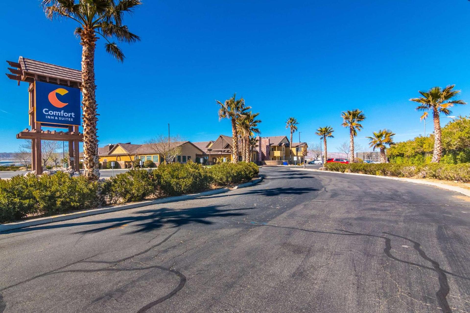 Comfort Inn & Suites Mojave photo 3