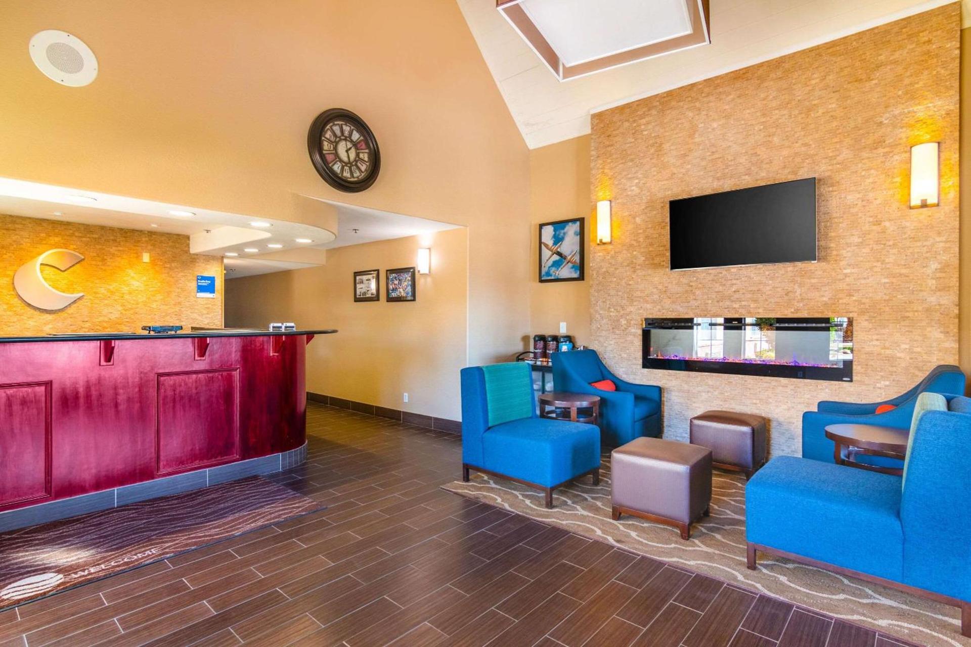Comfort Inn & Suites Mojave photo 5