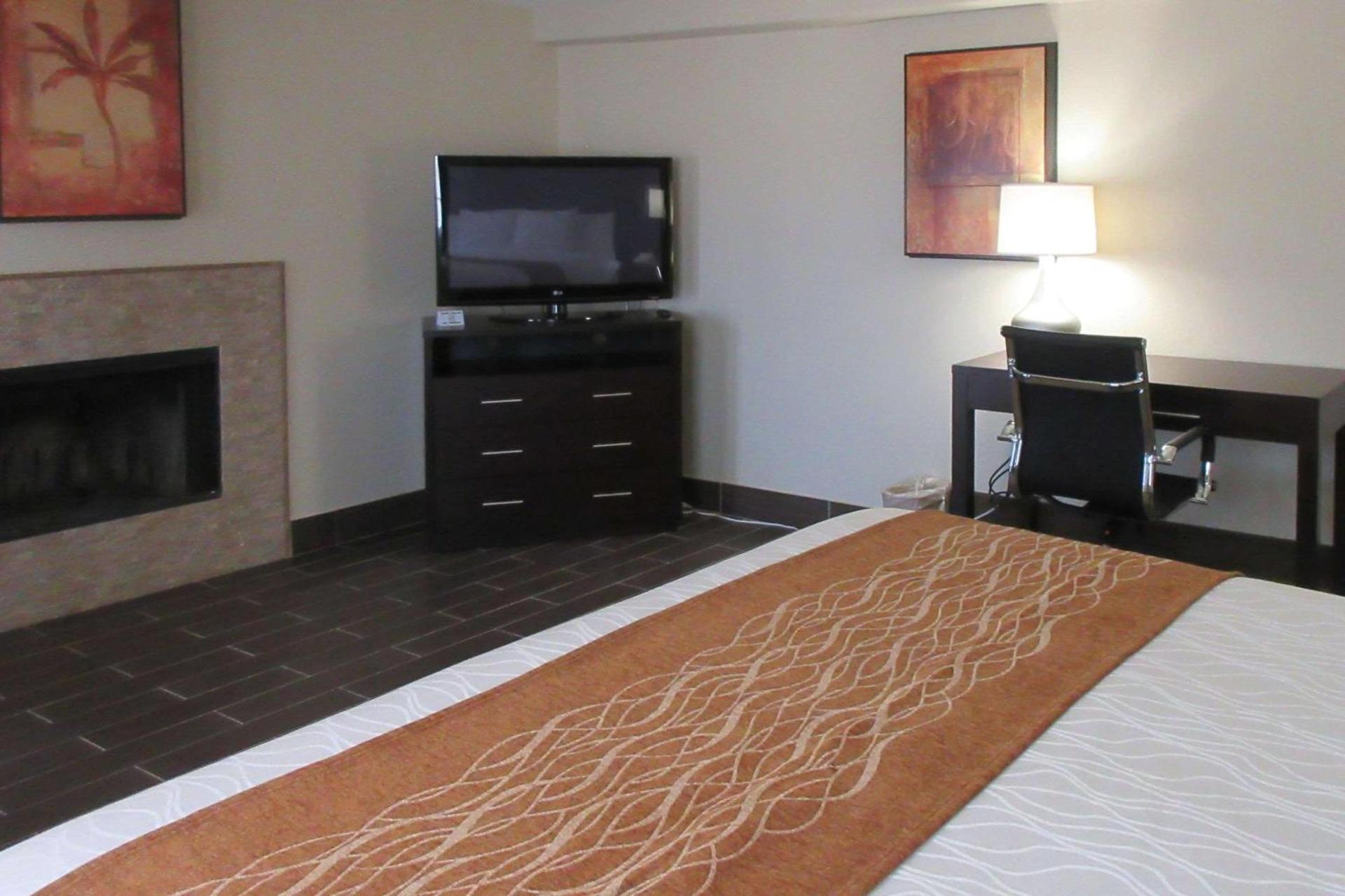 Comfort Inn & Suites Mojave photo 8