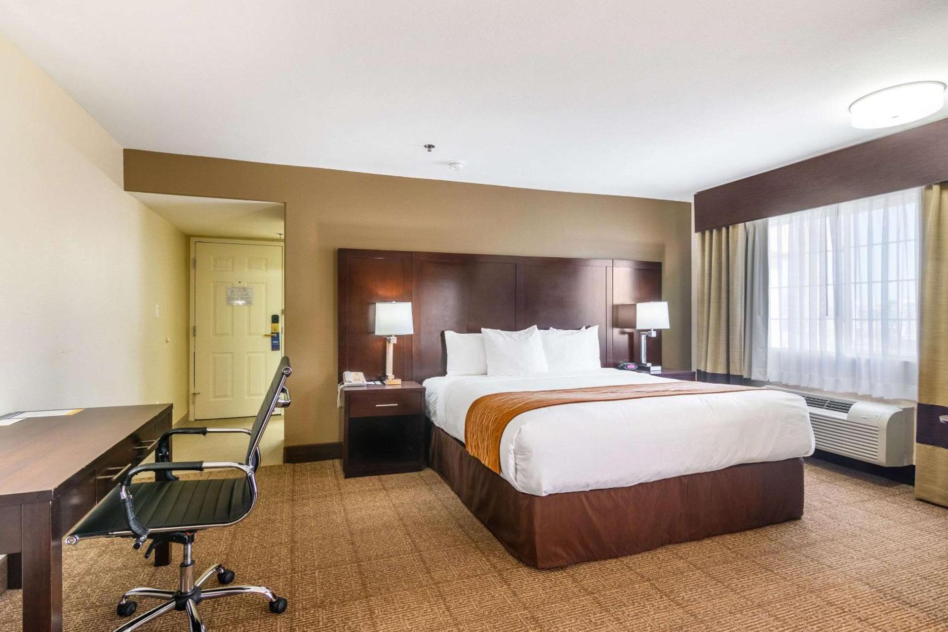 Comfort Inn & Suites Mojave photo 17