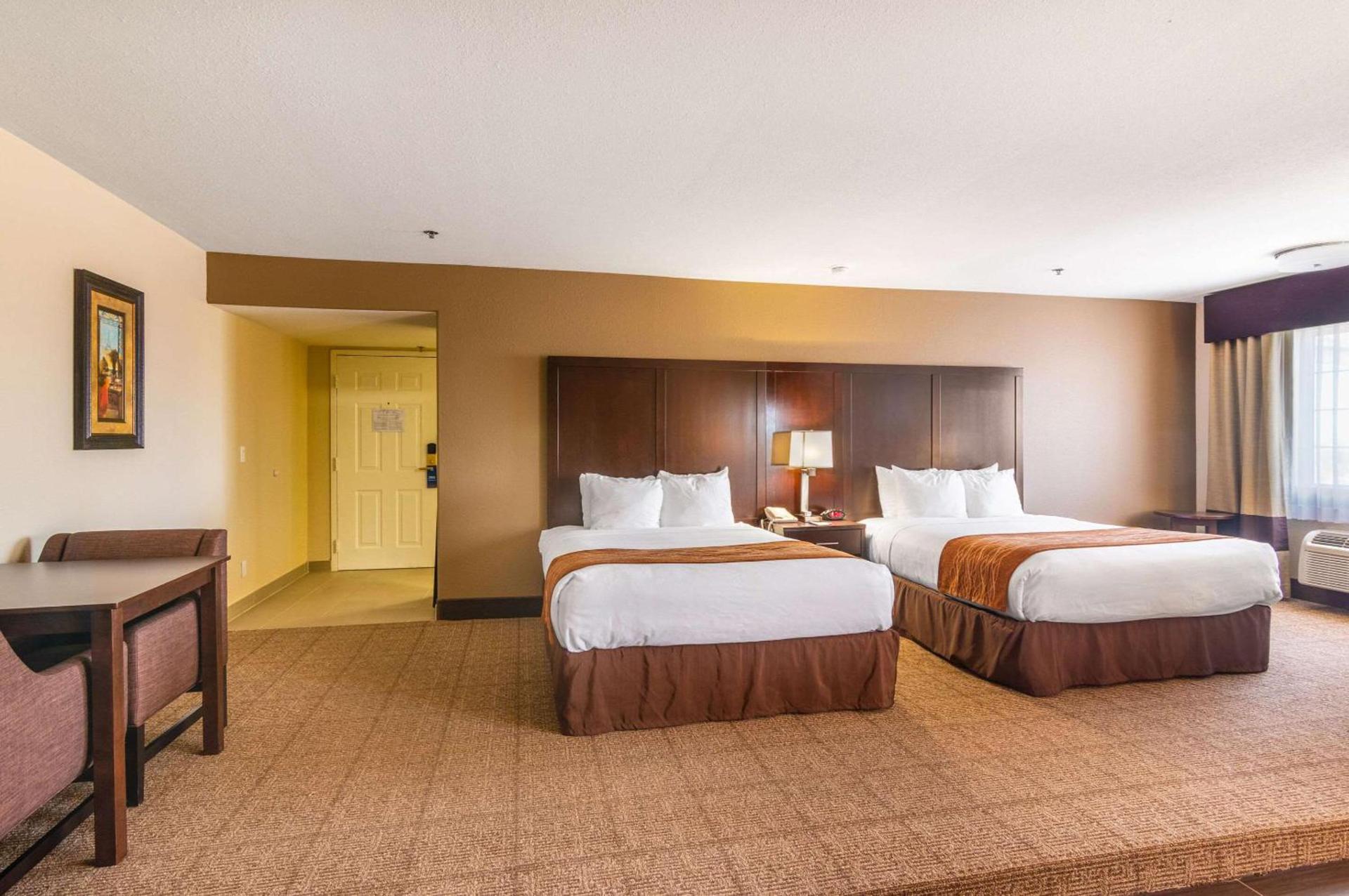 Comfort Inn & Suites Mojave photo 19