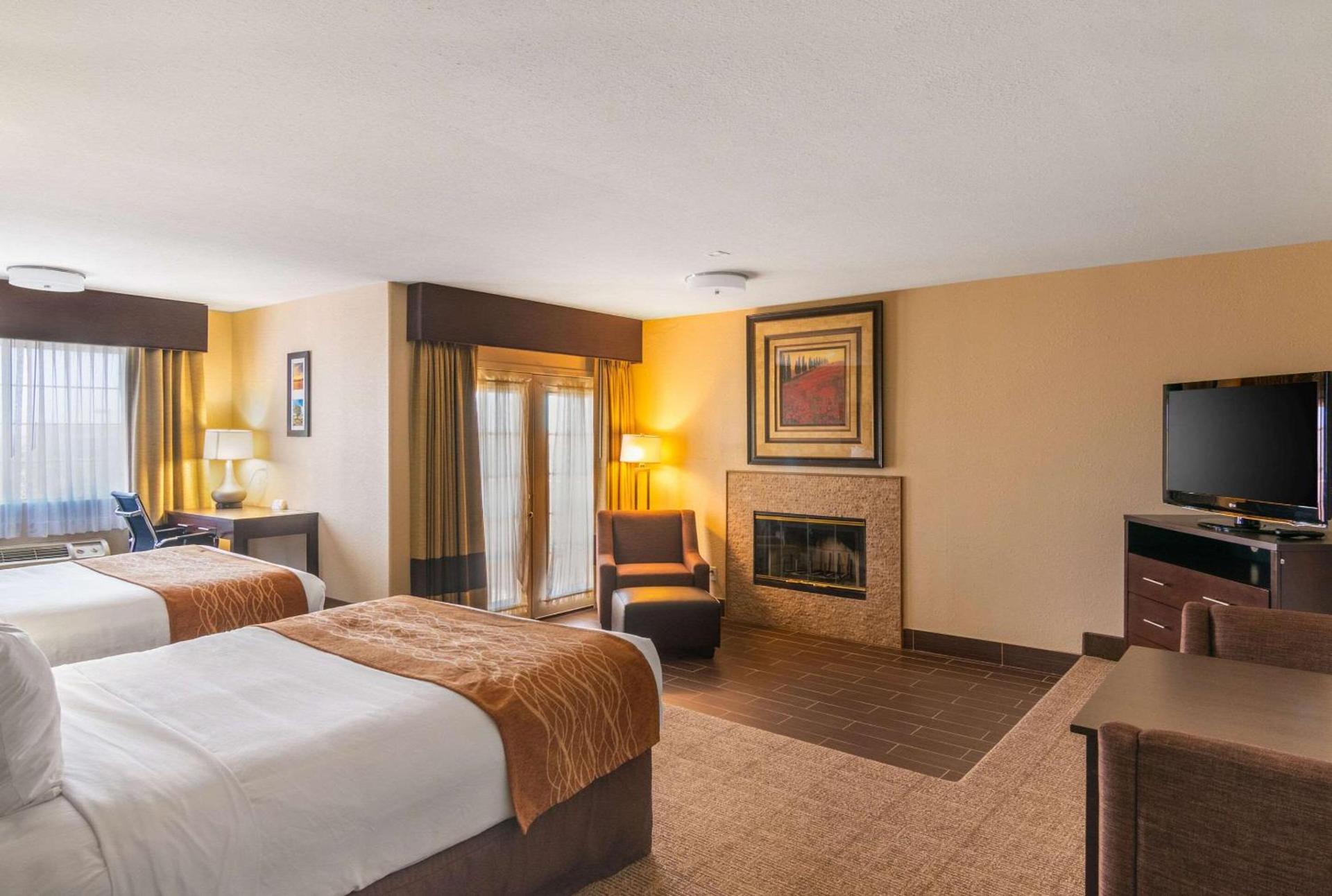Comfort Inn & Suites Mojave photo 18