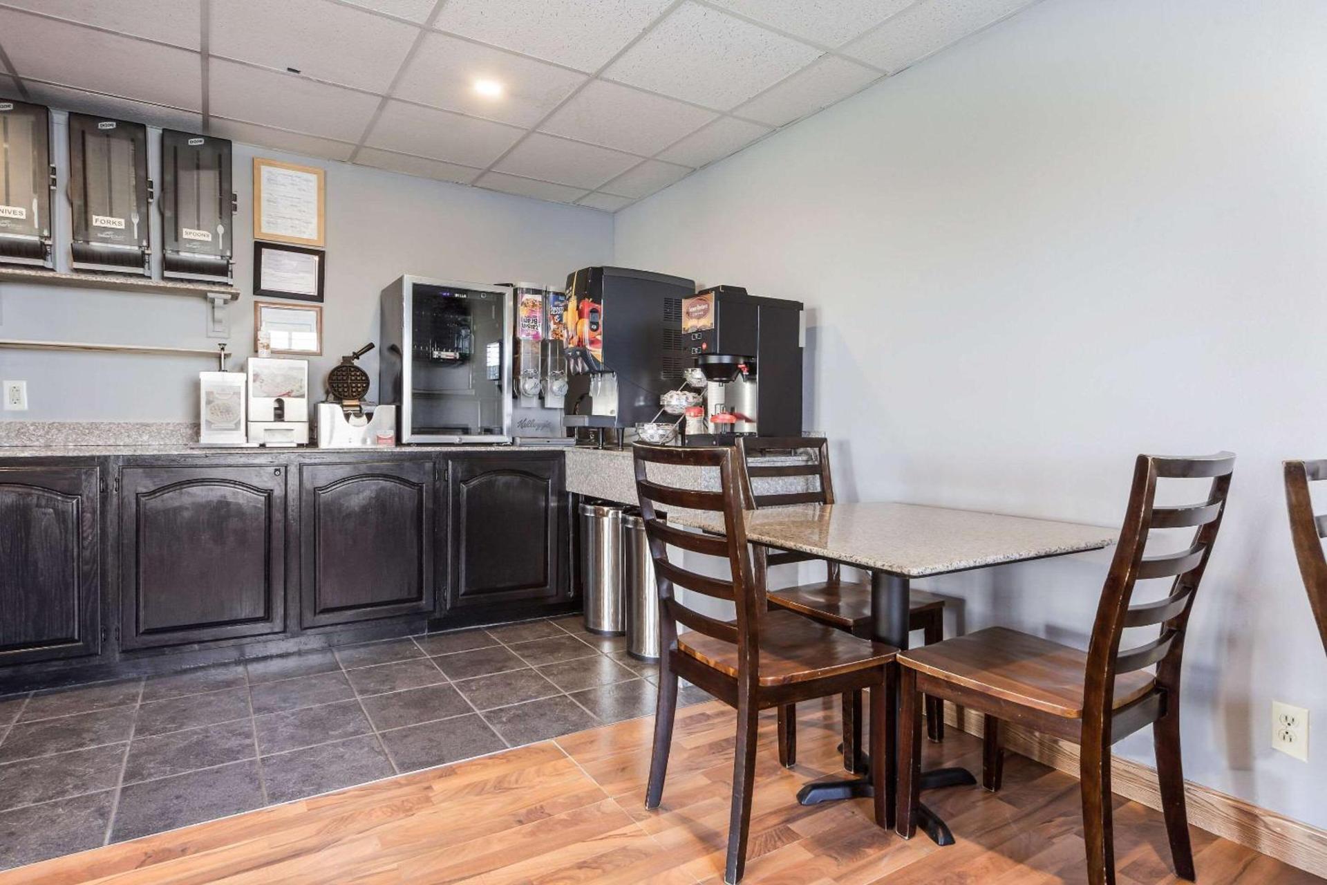 Rodeway Inn Lincoln West - University Area photo 23