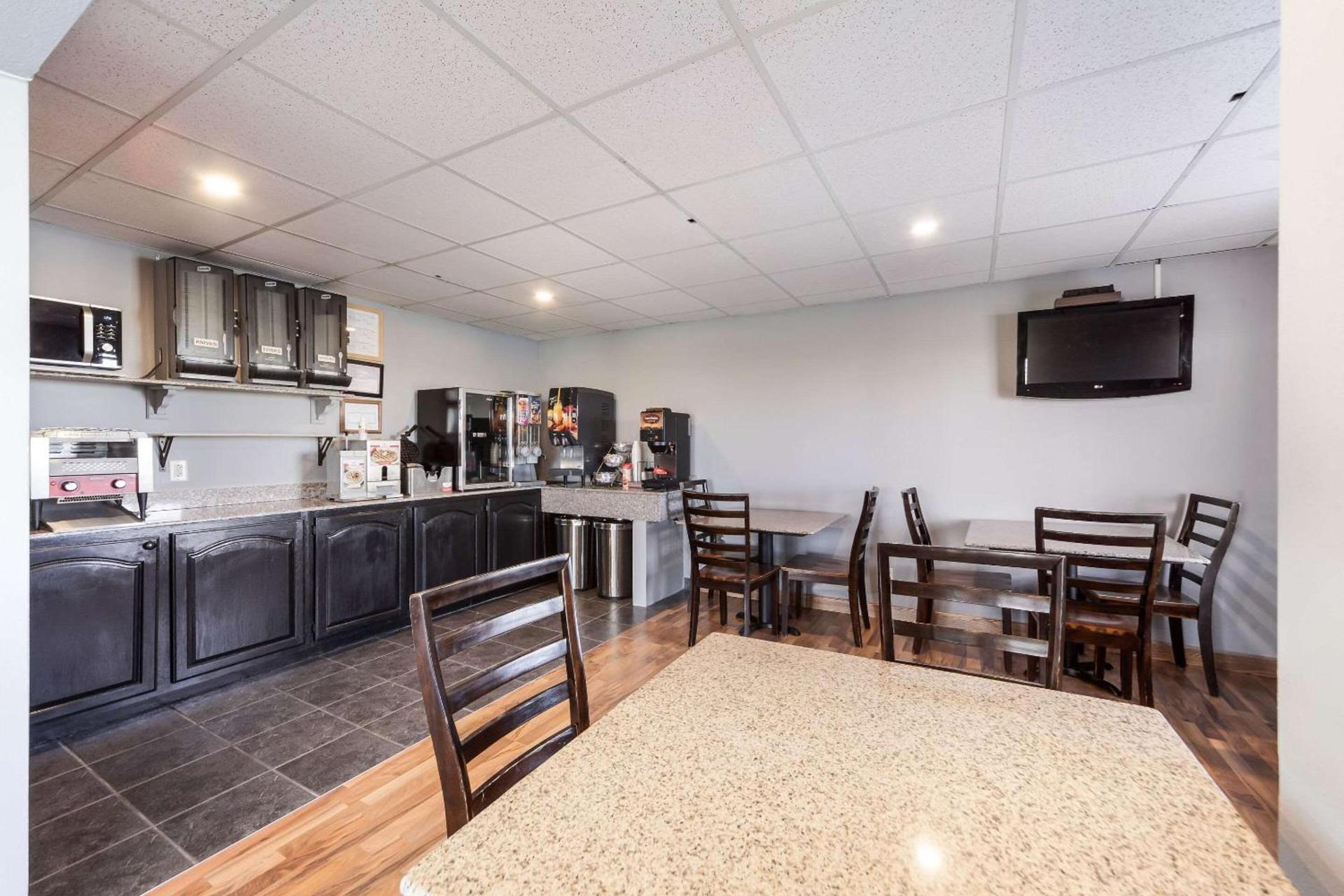 Rodeway Inn Lincoln West - University Area photo 22
