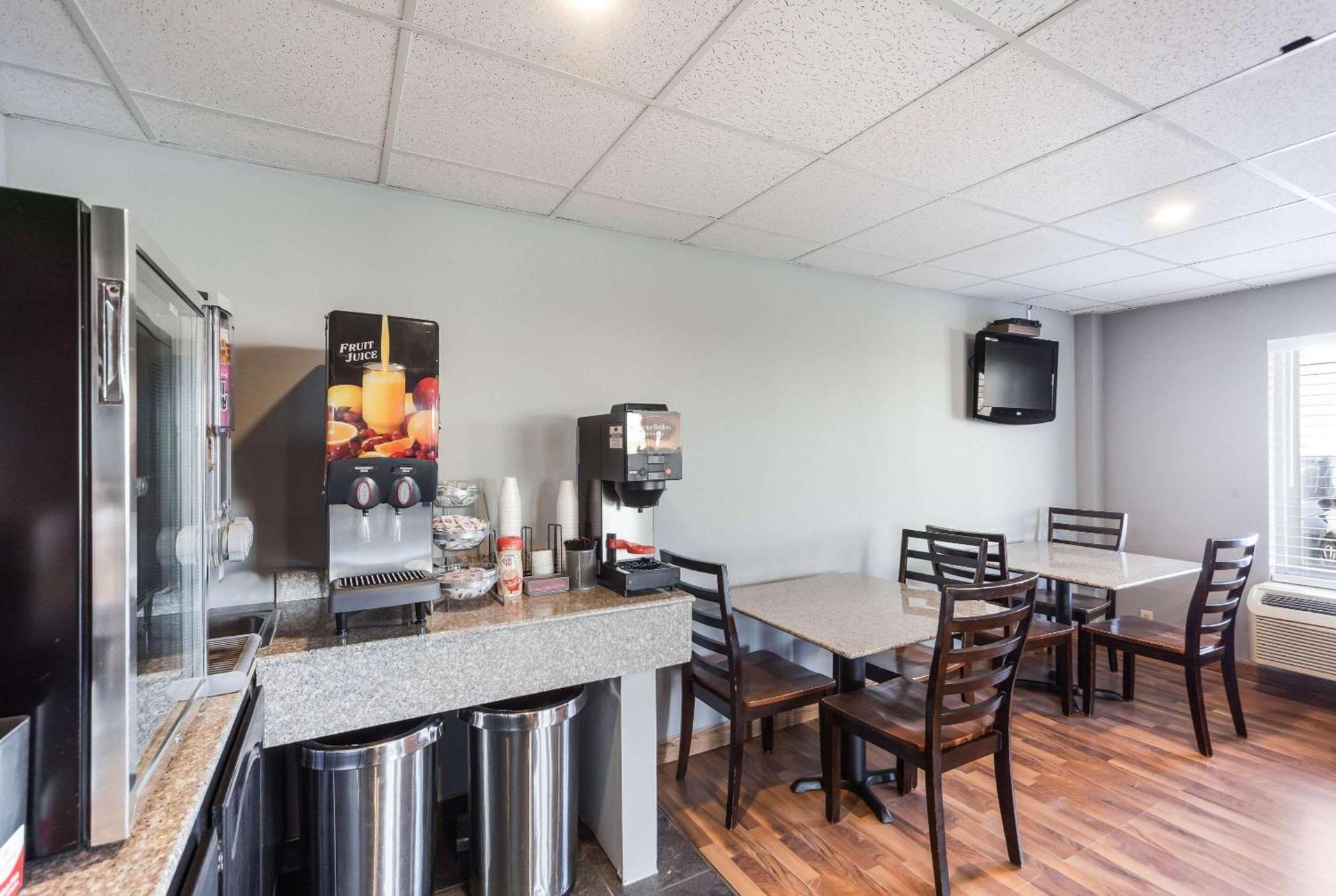Rodeway Inn Lincoln West - University Area photo 25