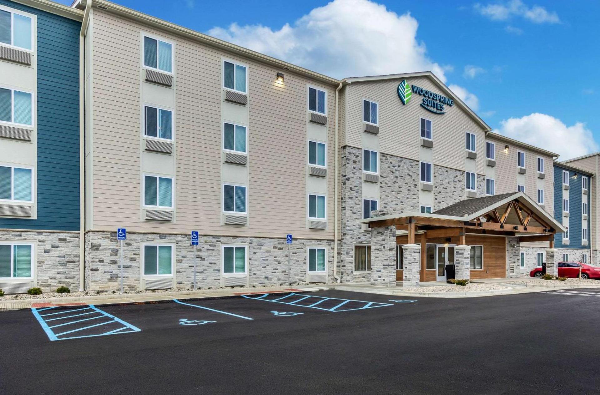WoodSpring Suites Indianapolis Castleton photo 3
