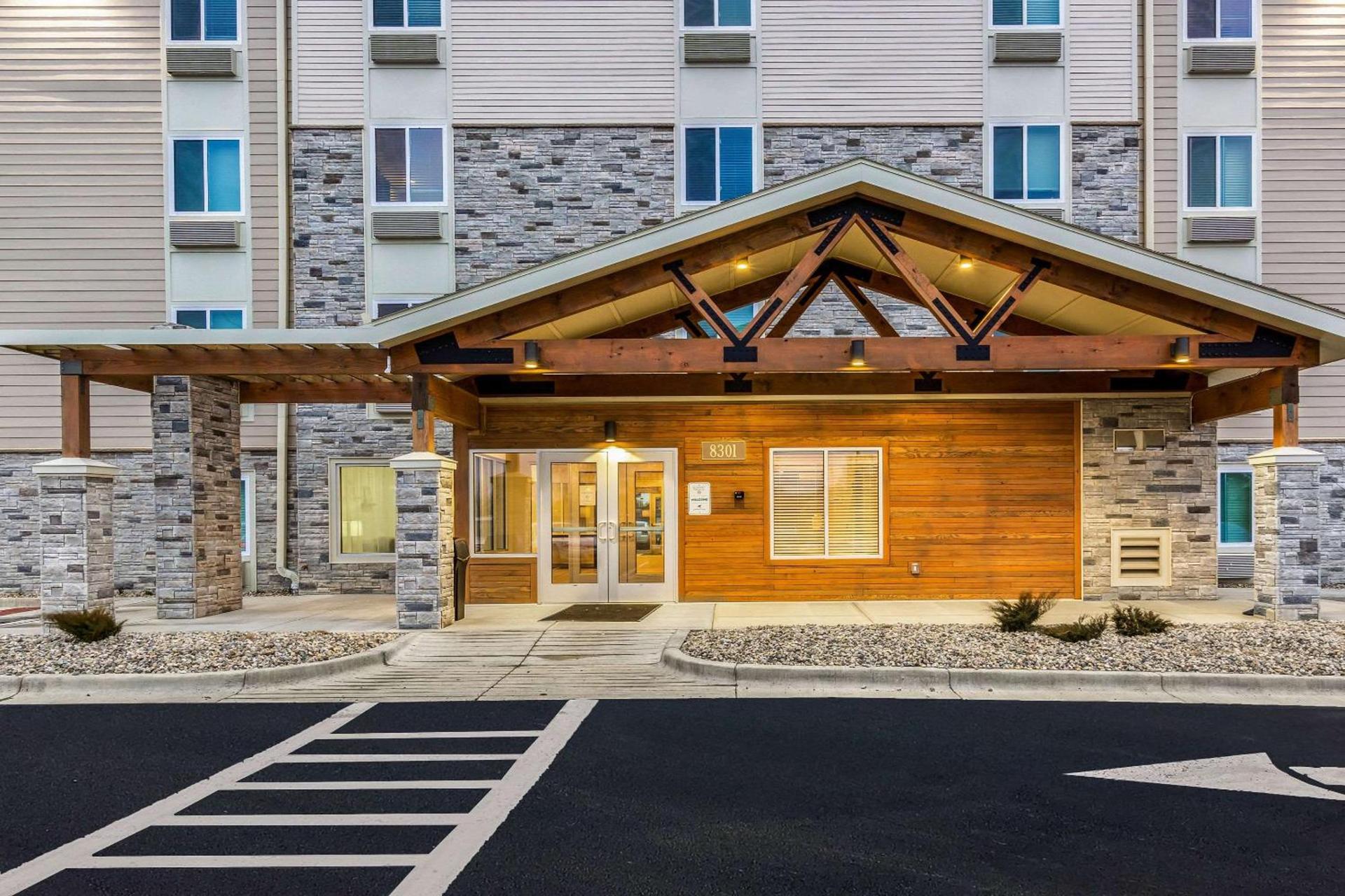 WoodSpring Suites Indianapolis Castleton photo 5