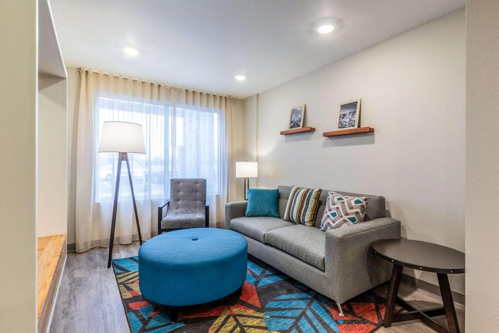 WoodSpring Suites Indianapolis Castleton photo 9