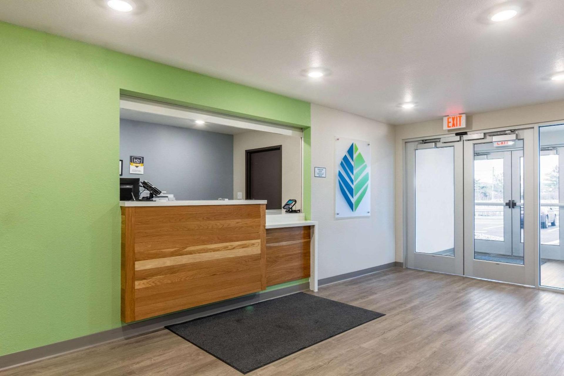 WoodSpring Suites Indianapolis Castleton photo 7