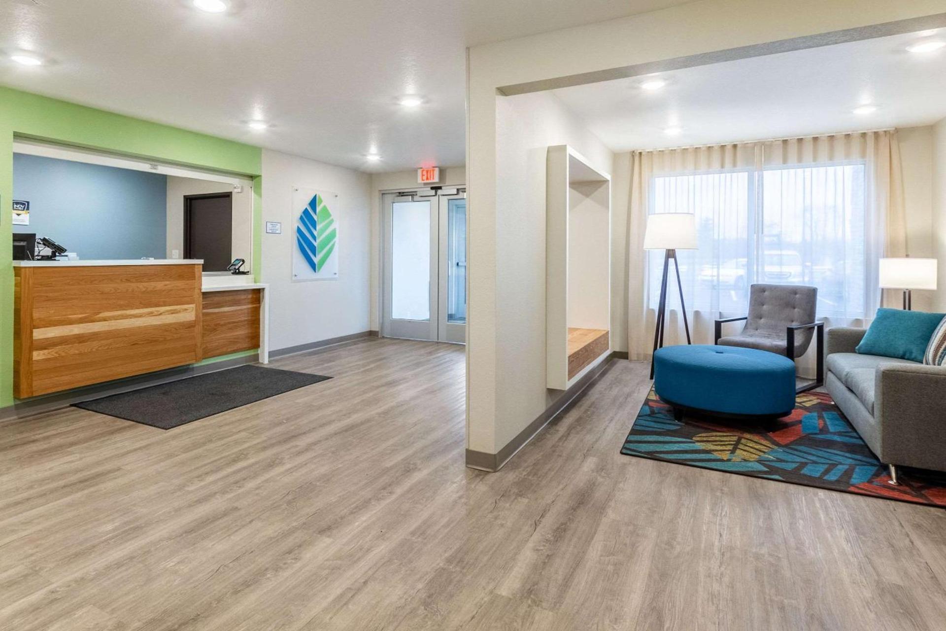 WoodSpring Suites Indianapolis Castleton photo 8