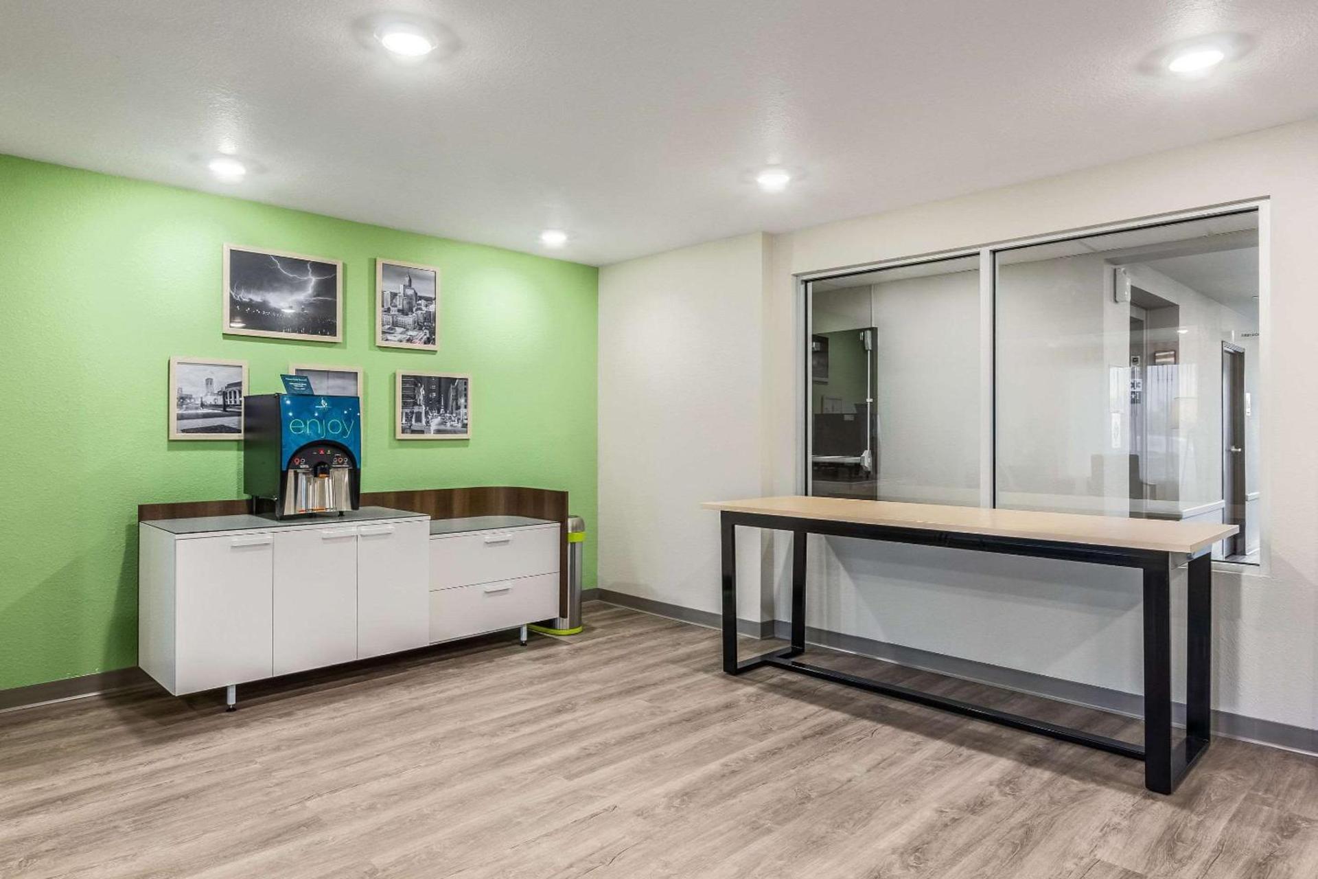 WoodSpring Suites Indianapolis Castleton photo 11