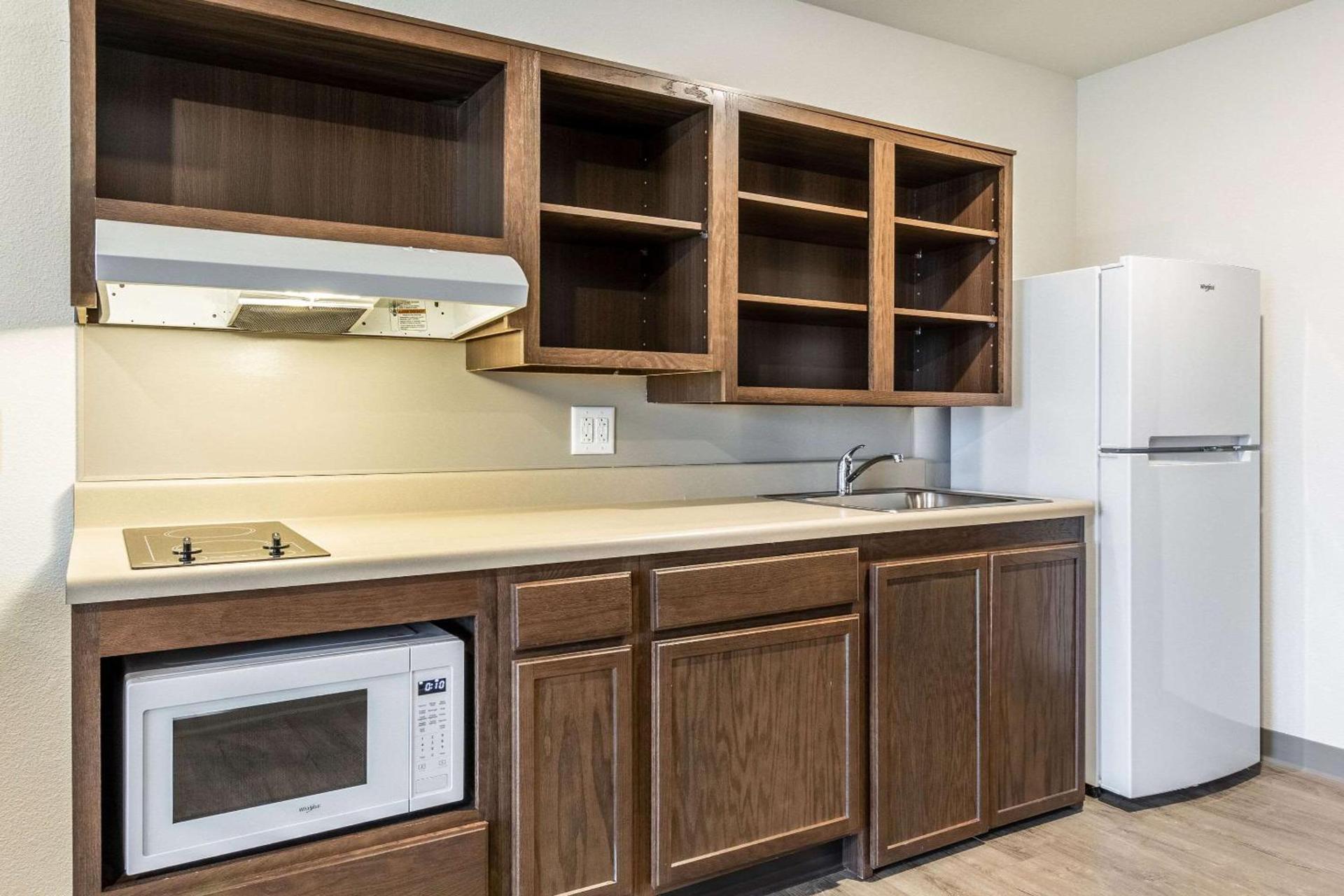 WoodSpring Suites Indianapolis Castleton photo 20