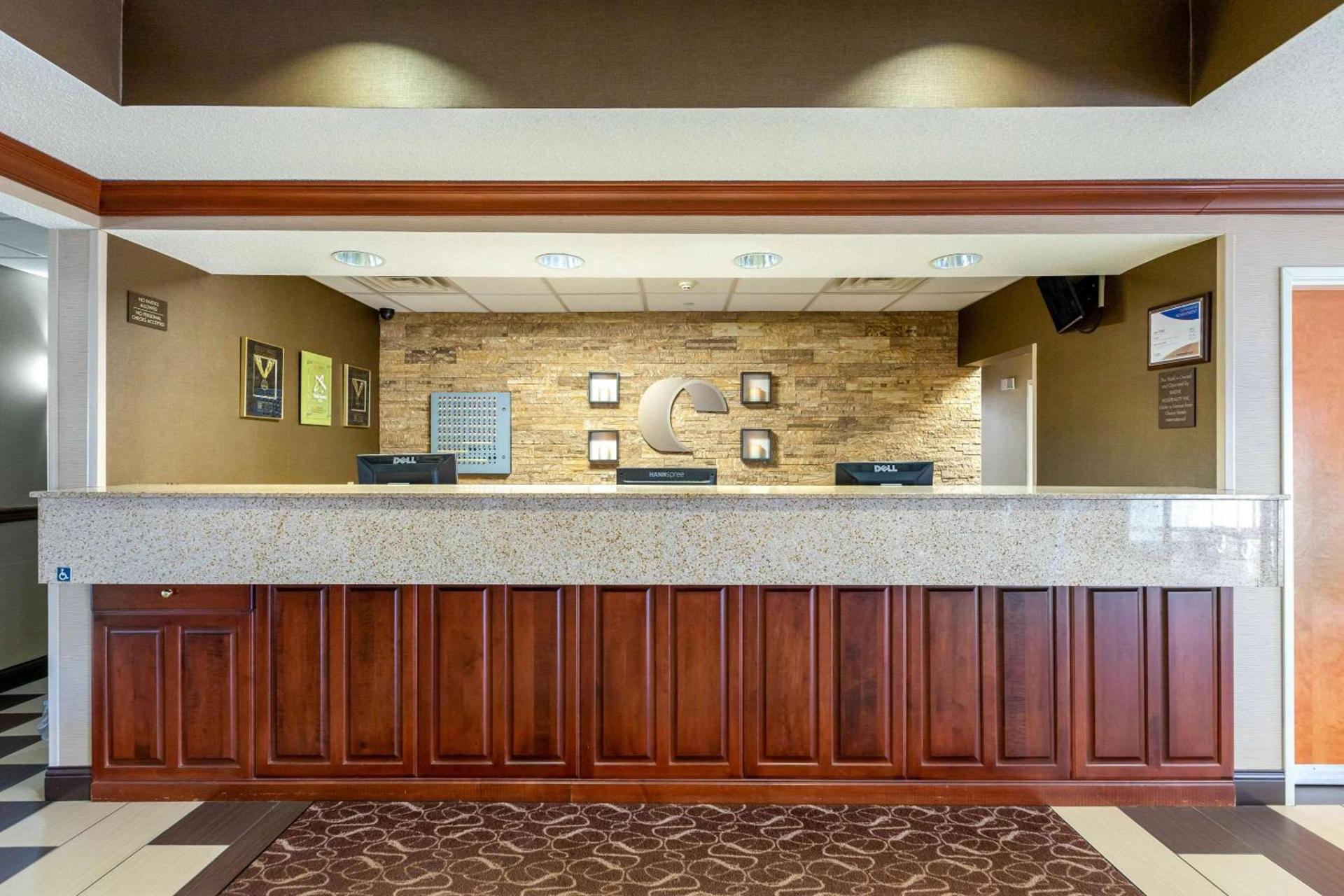 Comfort Suites Stevensville - St Joseph photo 39