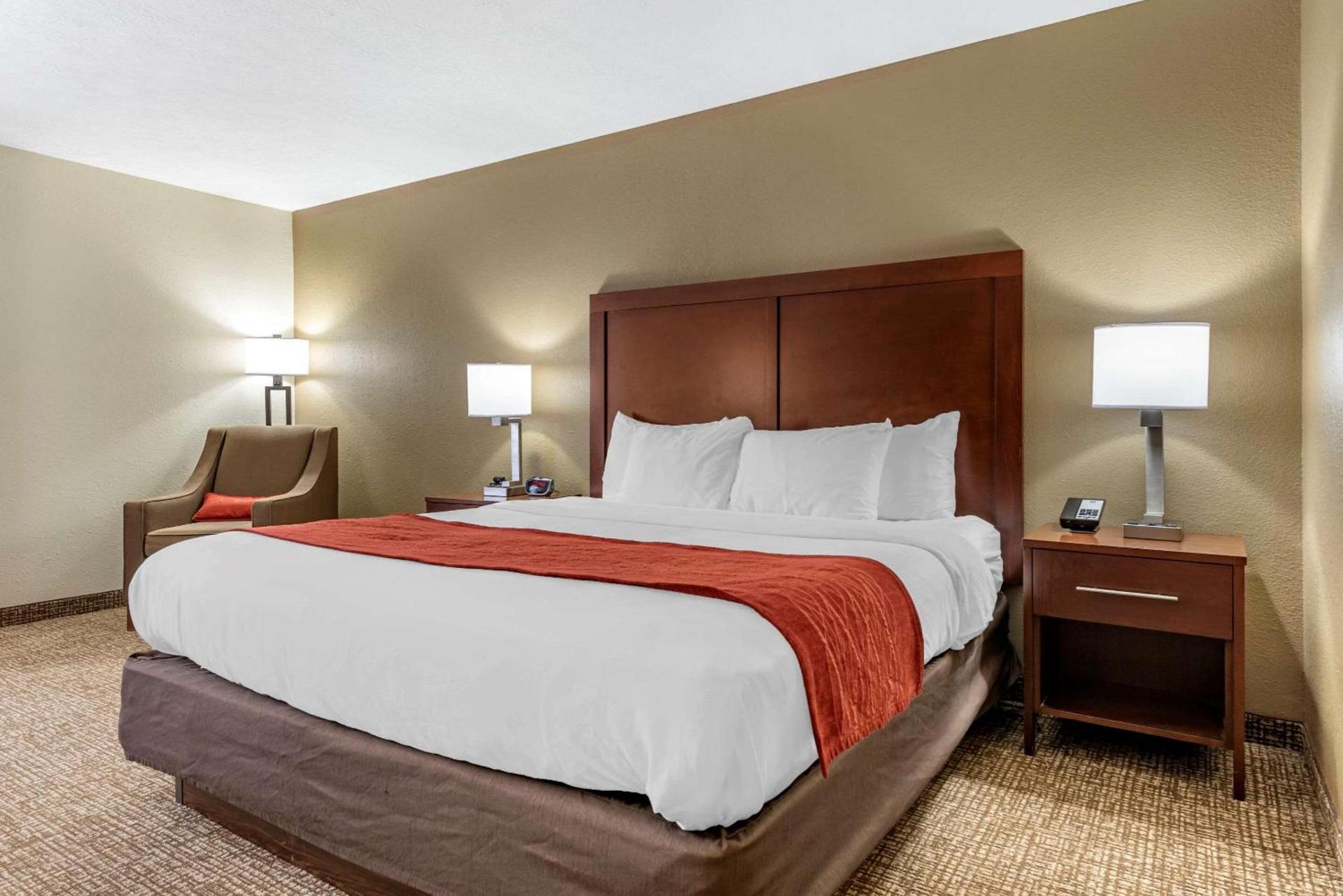 Comfort Inn & Suites Cincinnati Eastgate photo 7