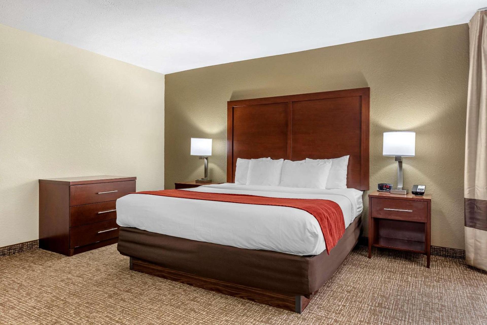 Comfort Inn & Suites Cincinnati Eastgate photo 19