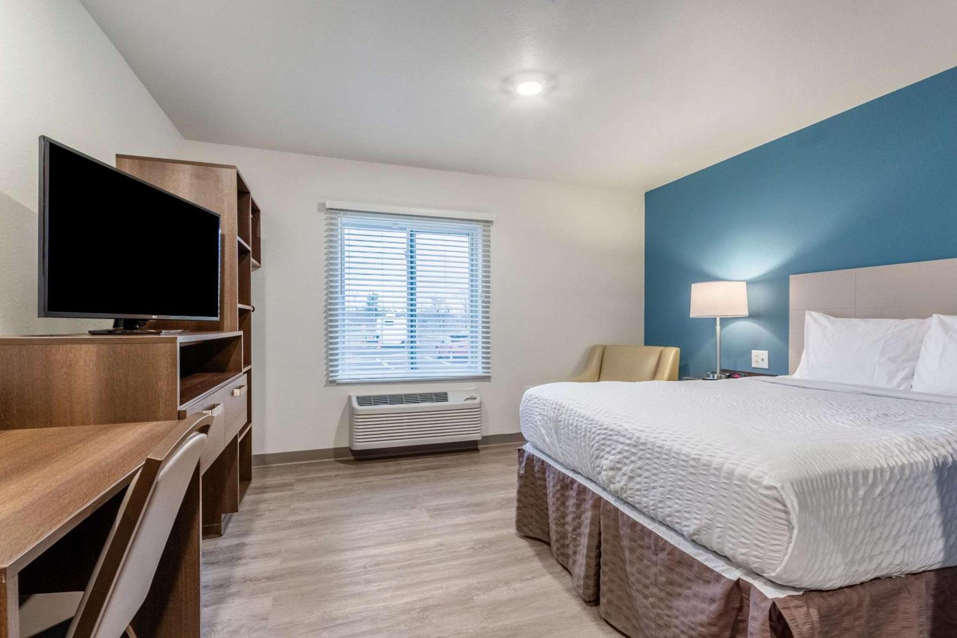 WoodSpring Suites Indianapolis Castleton photo 35