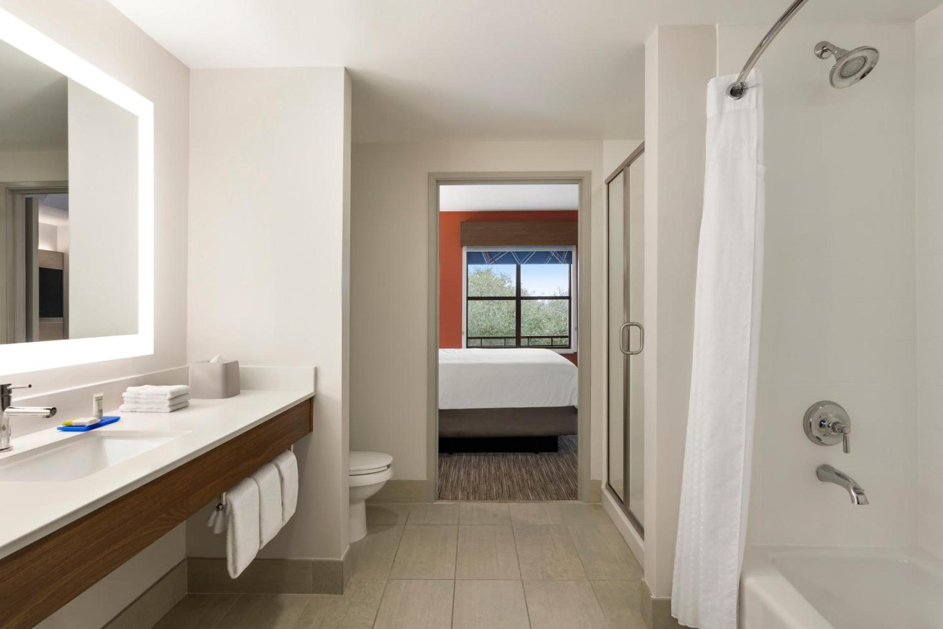 Holiday Inn Express Hotel & Suites Mount Pleasant - Charleston by IHG photo 23