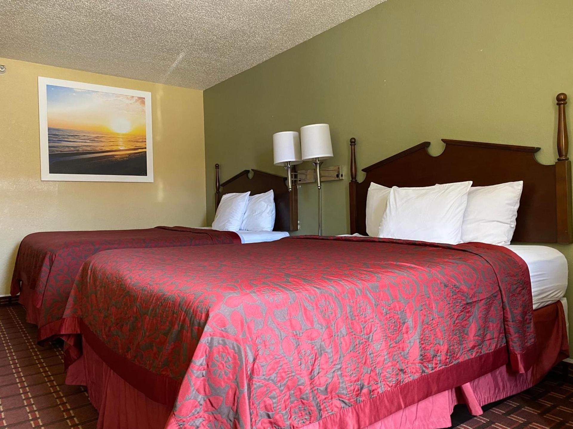 Days Inn by Wyndham Morton photo 5