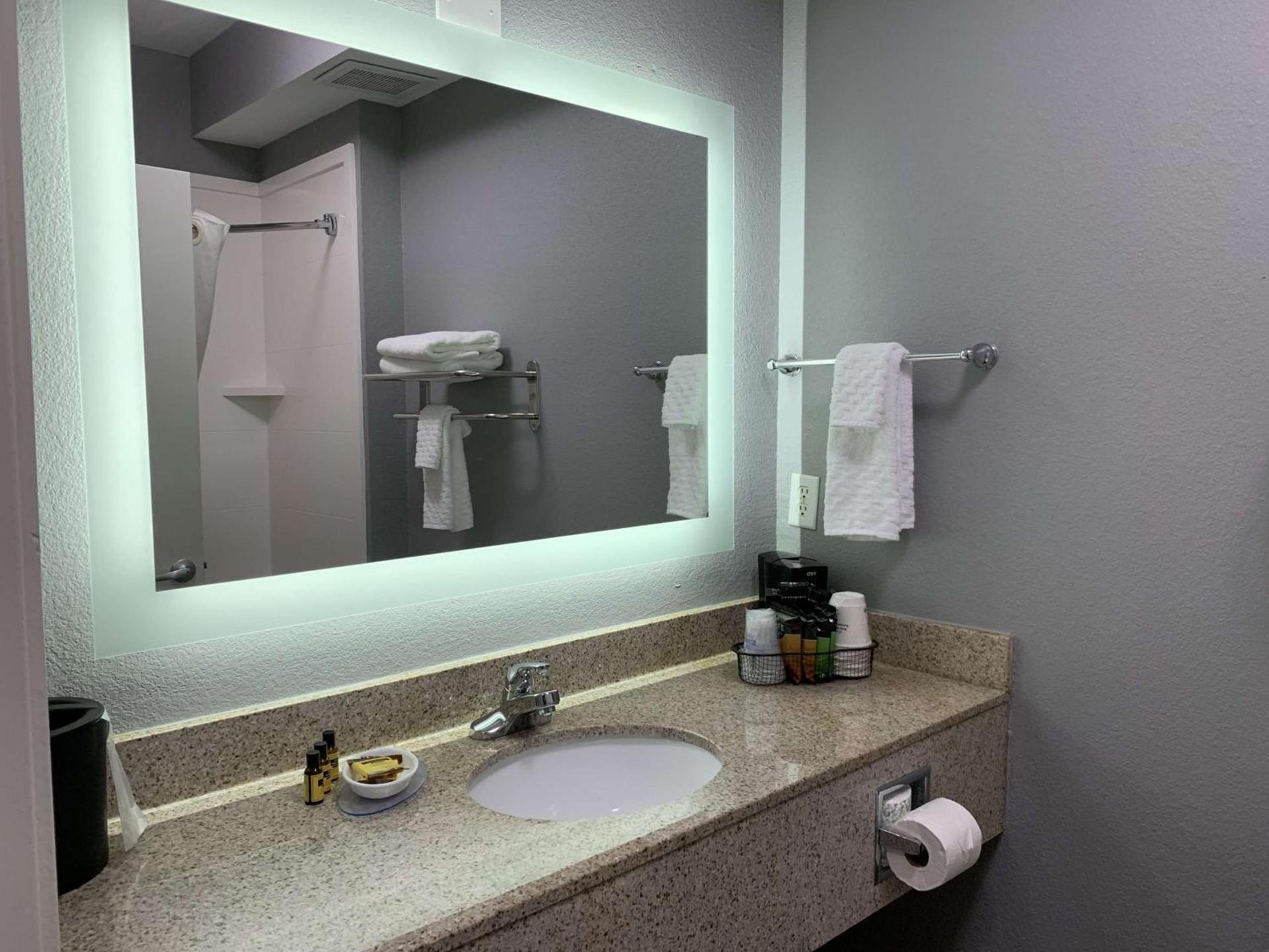 Best Western Plus Olive Branch Hotel & Suites photo 10