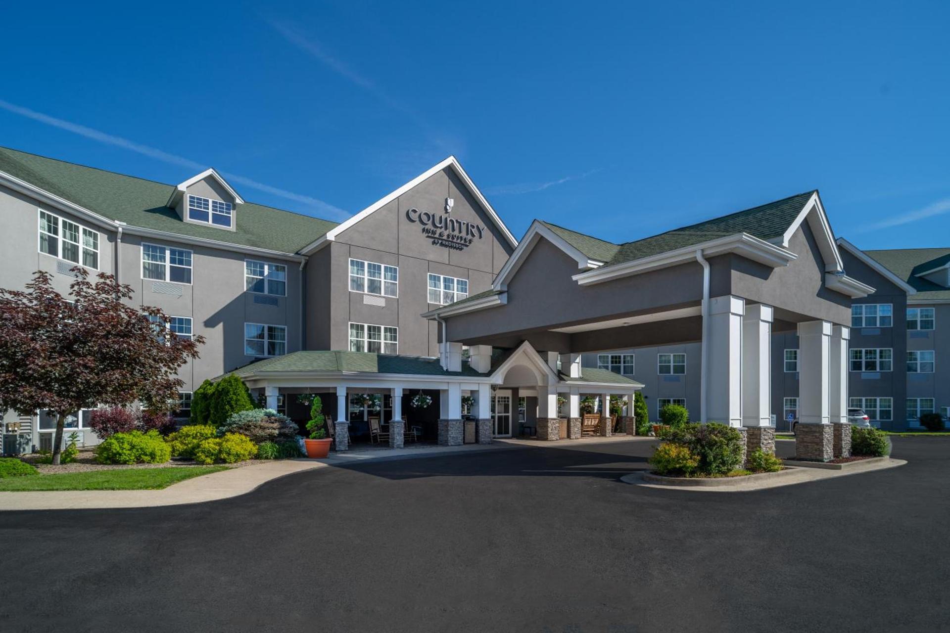 Country Inn & Suites by Radisson, Beckley, WV photo 36