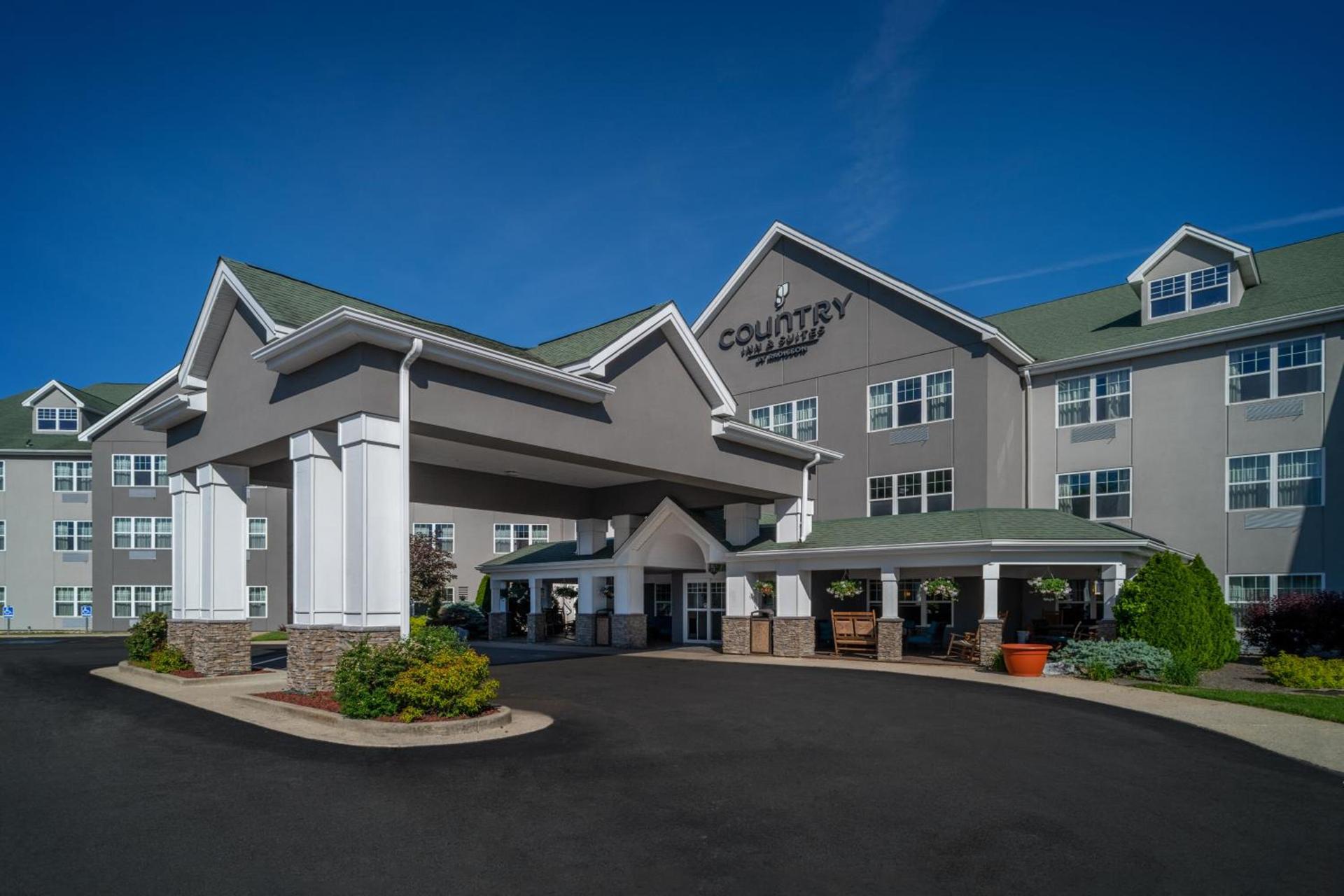 Country Inn & Suites by Radisson, Beckley, WV photo 35