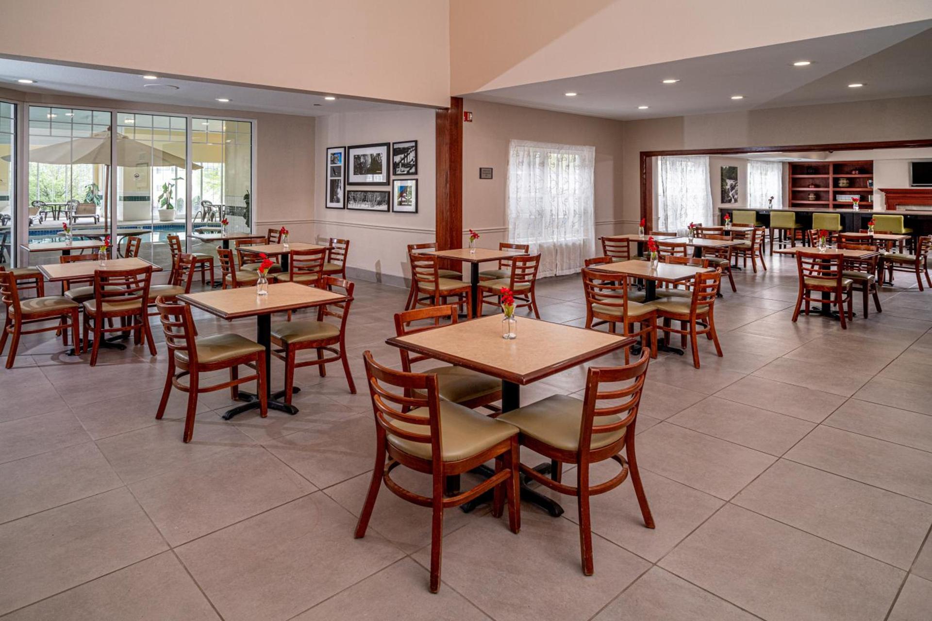 Country Inn & Suites by Radisson, Beckley, WV photo 44