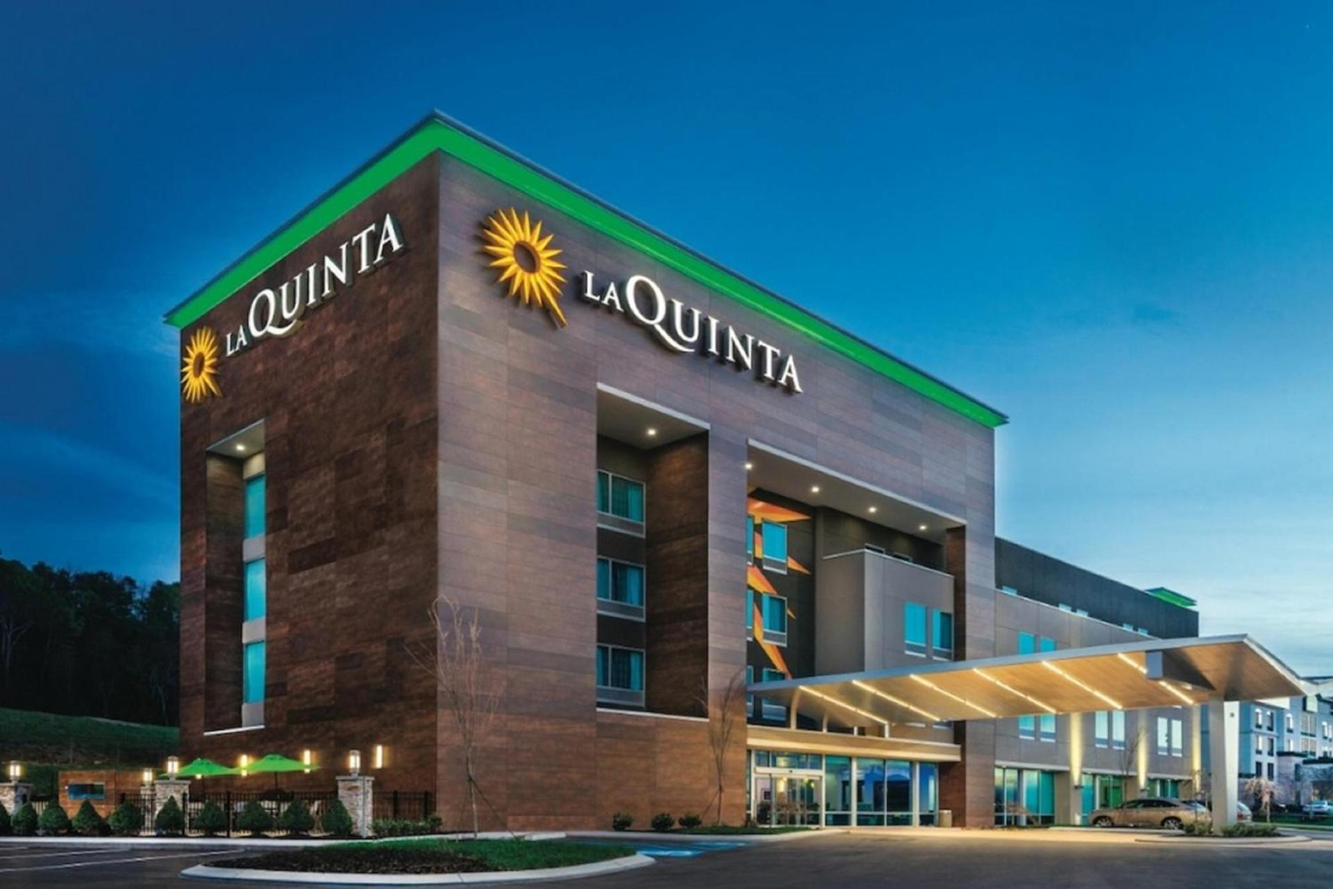 La Quinta Inn & Suites by Wyndham Holbrook Petrified Forest photo 47