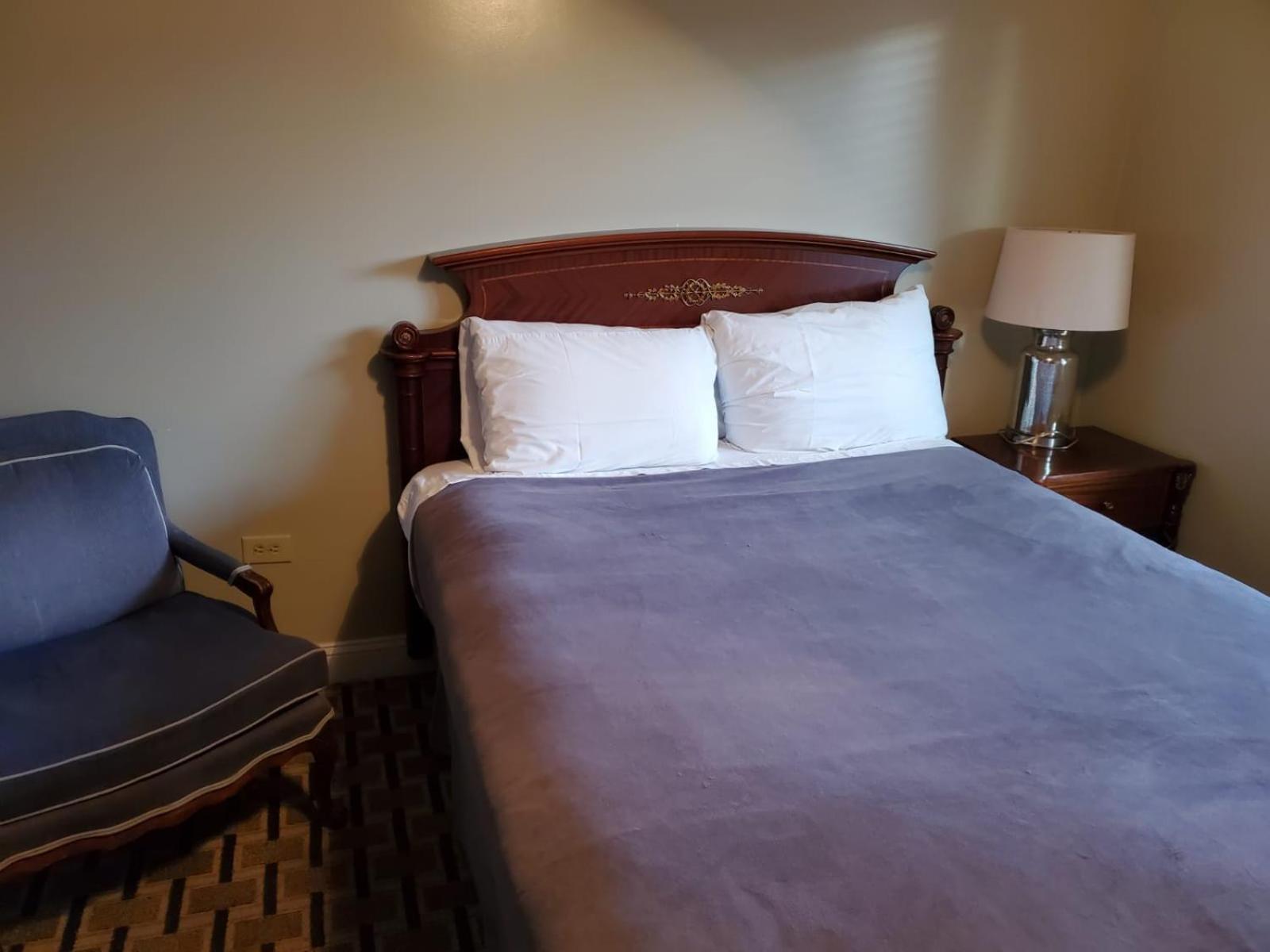 Golden Gate Lodging photo 16