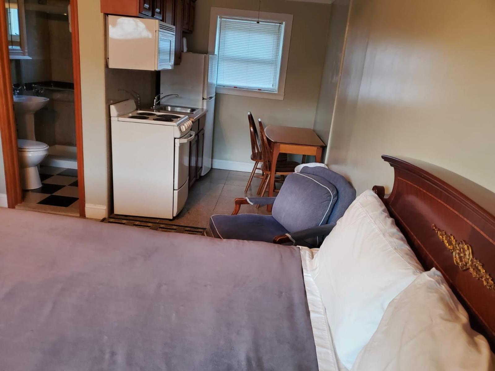 Golden Gate Lodging photo 18