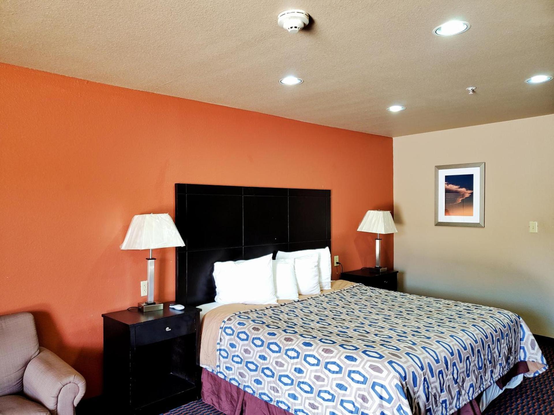 Atria Extended Stays By OYO Jourdanton photo 18