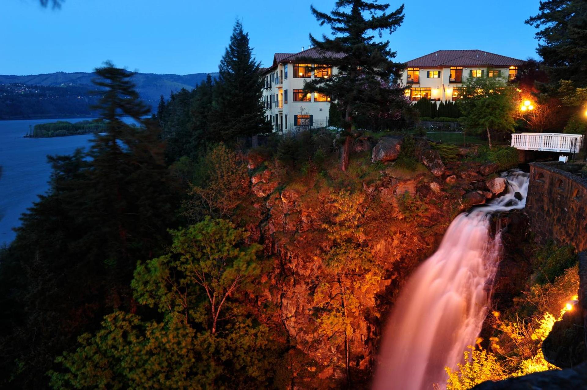 Columbia Cliff Villas photo 2