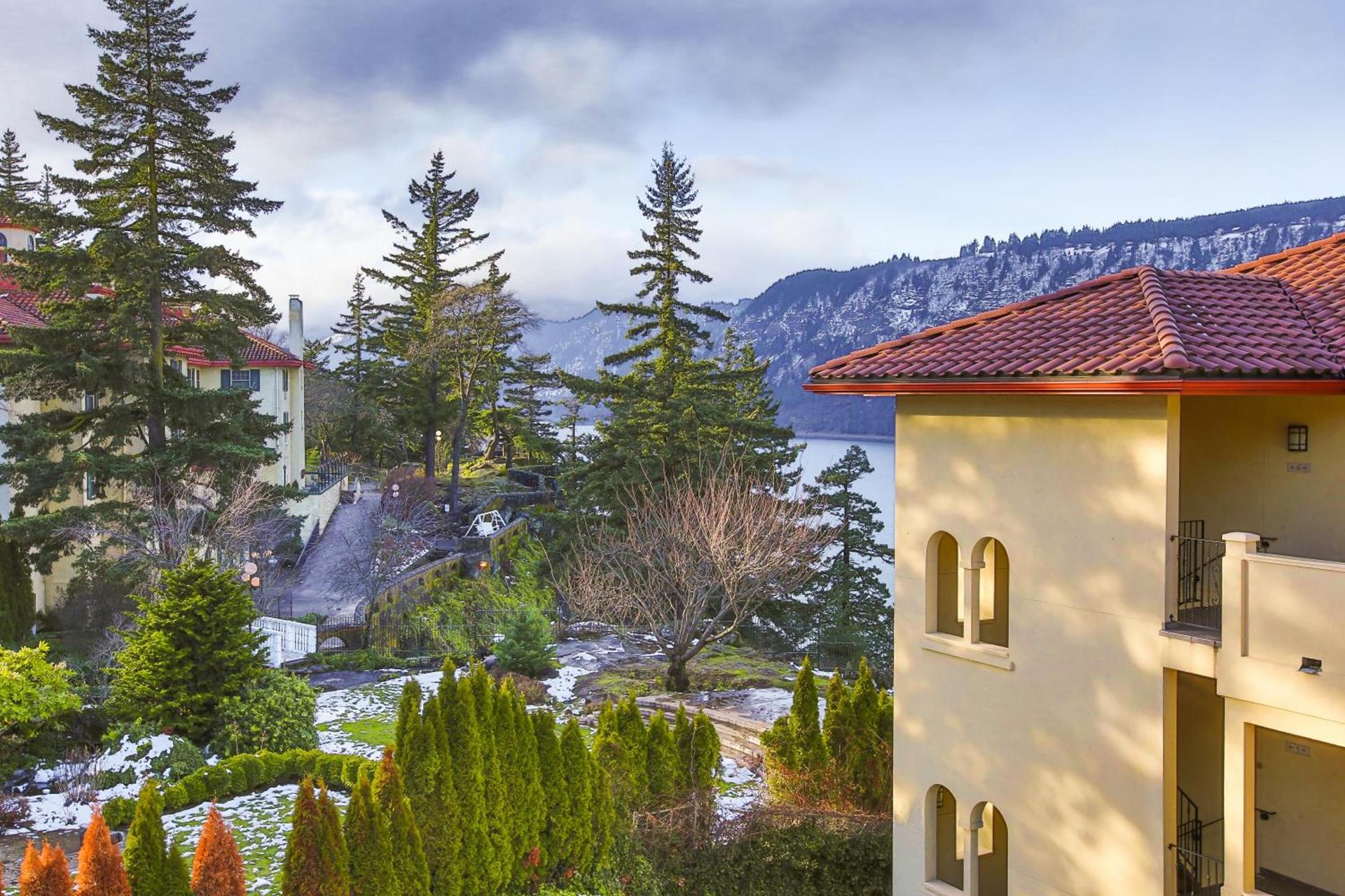 Columbia Cliff Villas photo 29