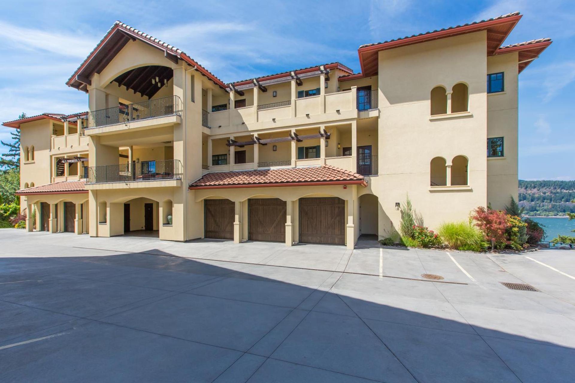 Columbia Cliff Villas photo 28