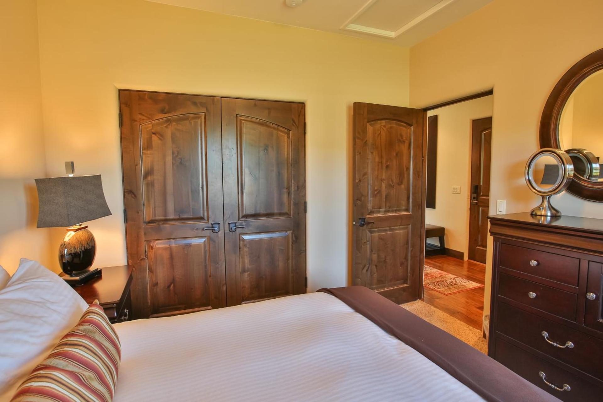 Columbia Cliff Villas photo 20