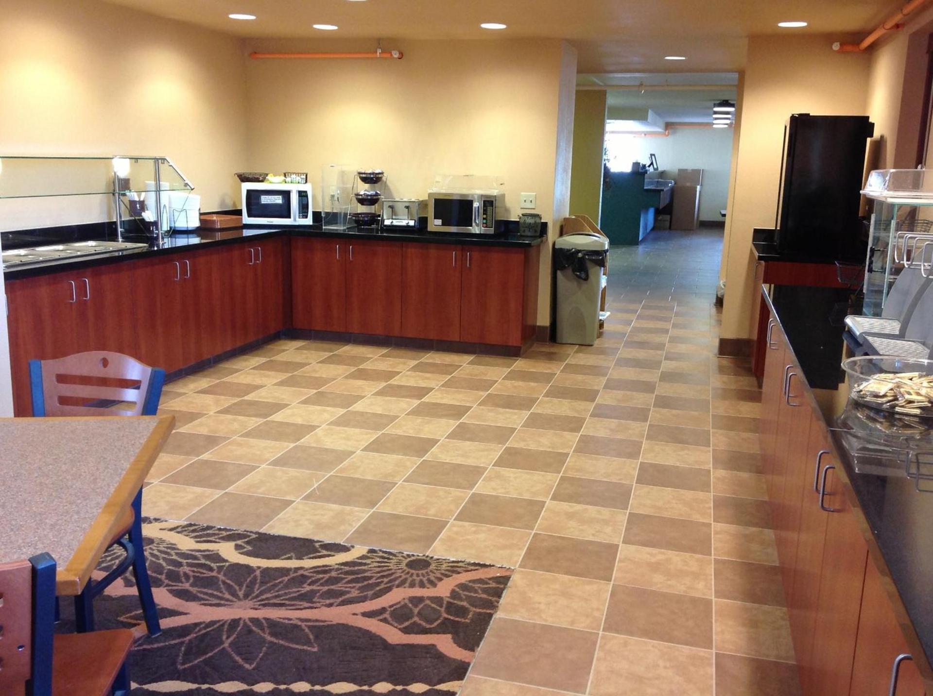 Richland Inn and Suites photo 3