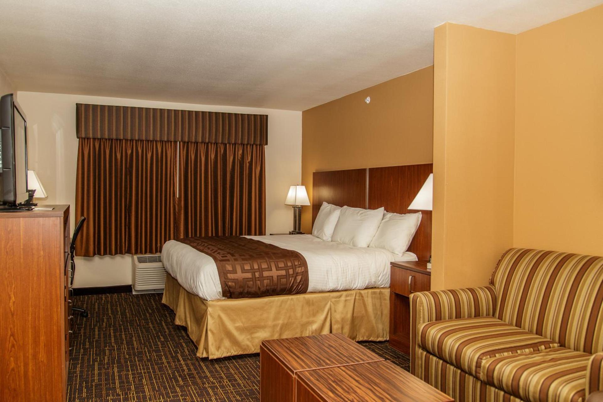 Richland Inn and Suites photo 5