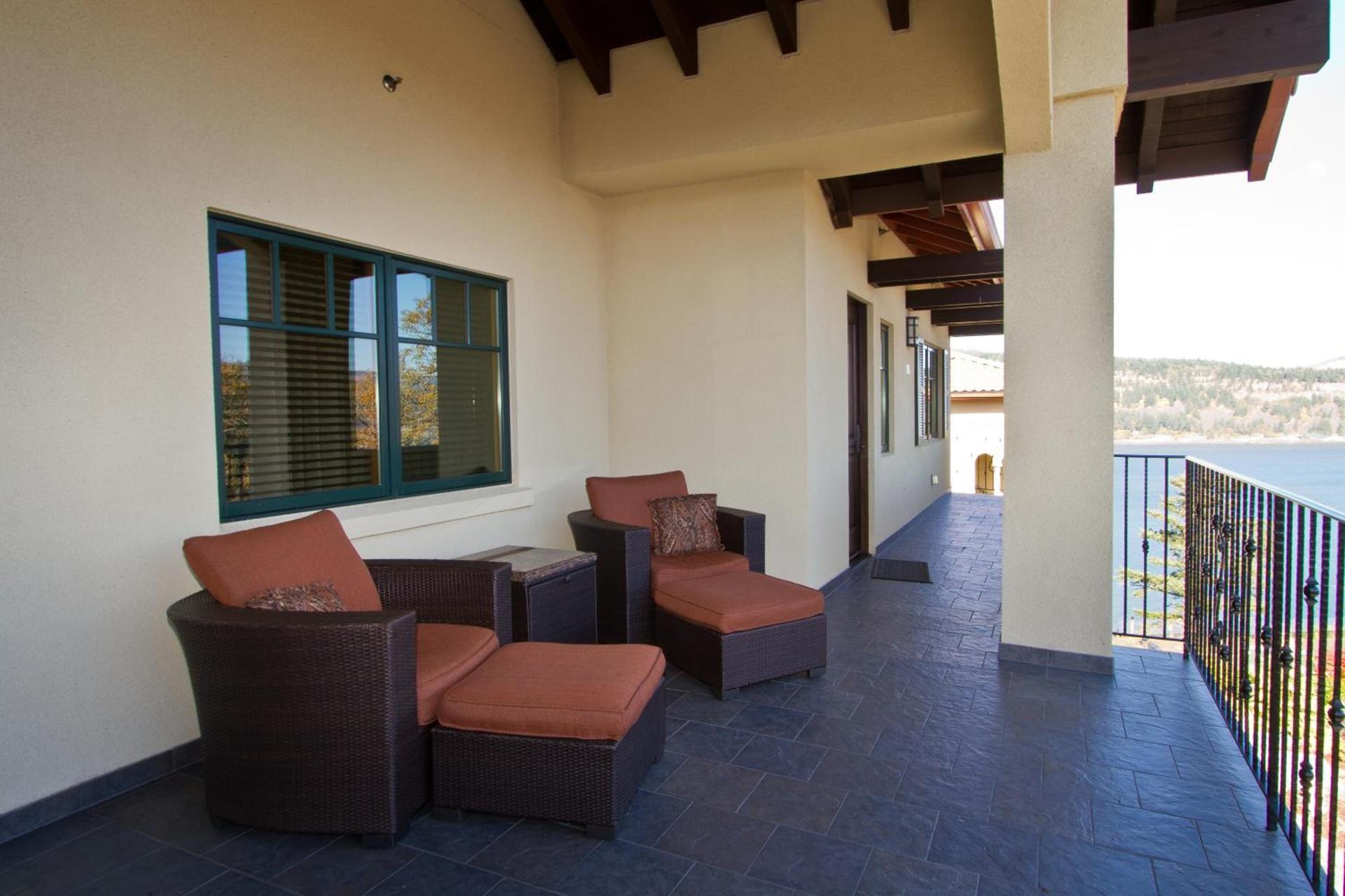 Columbia Cliff Villas photo 27