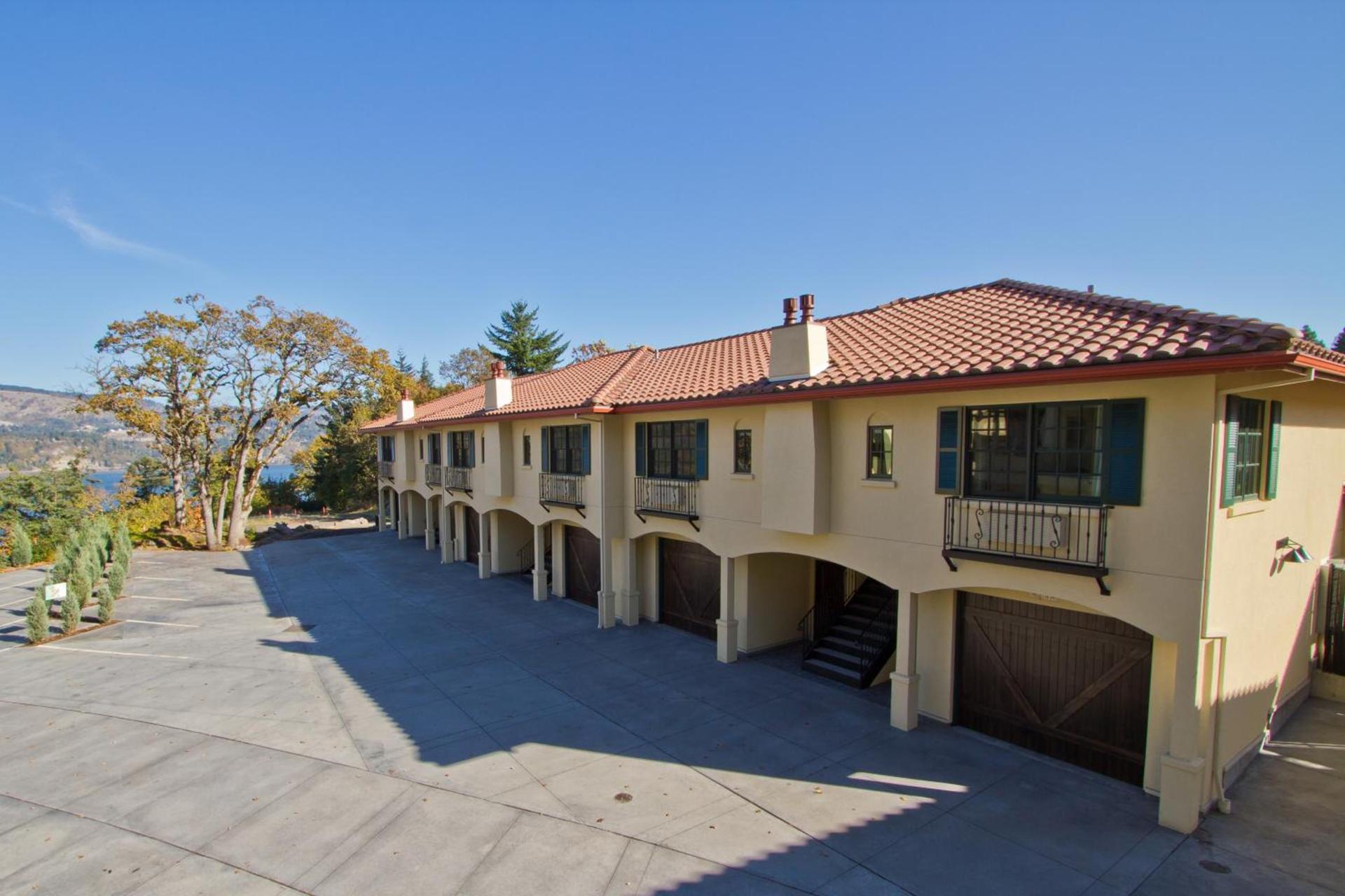 Columbia Cliff Villas photo 36