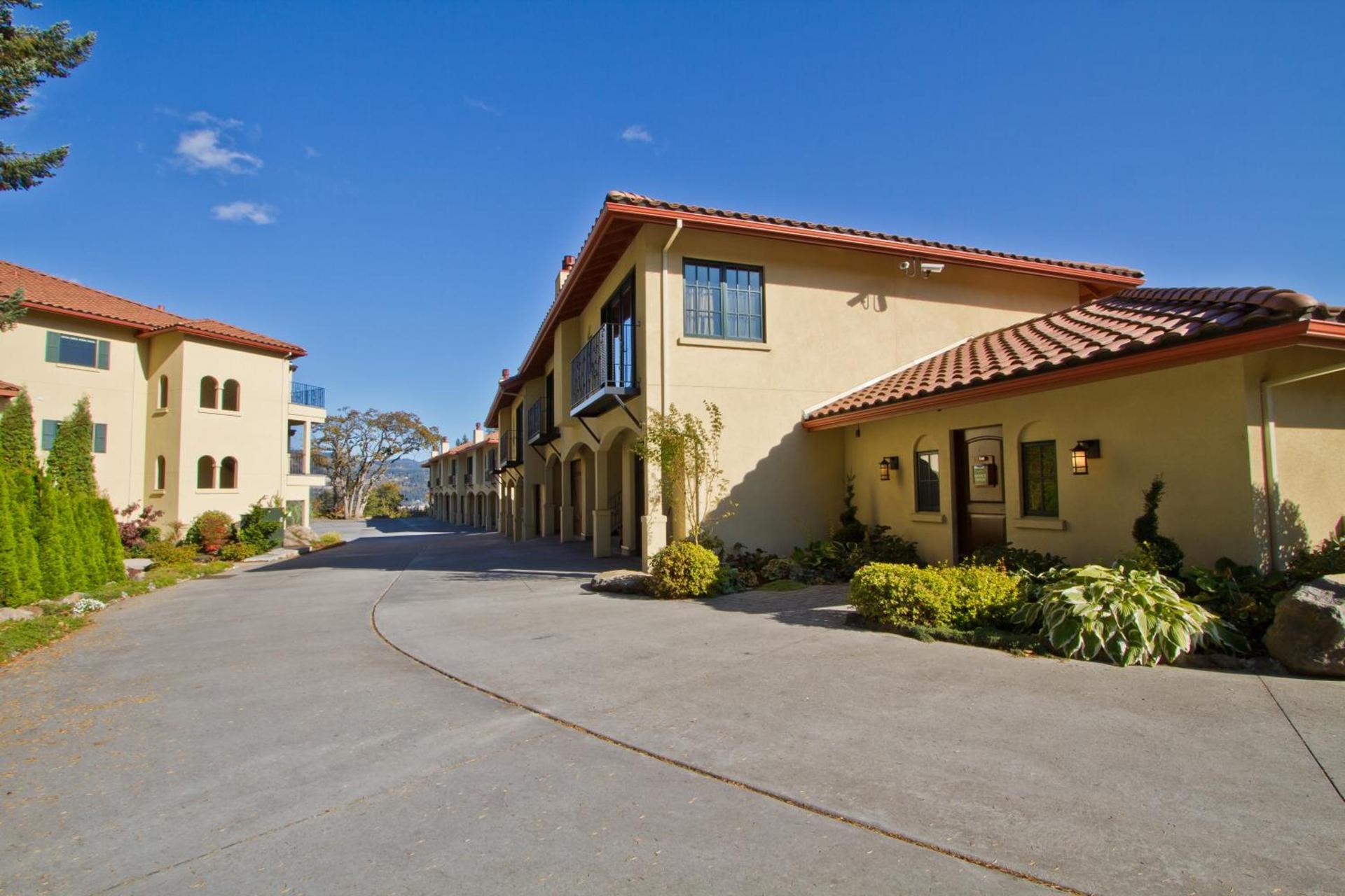 Columbia Cliff Villas photo 37