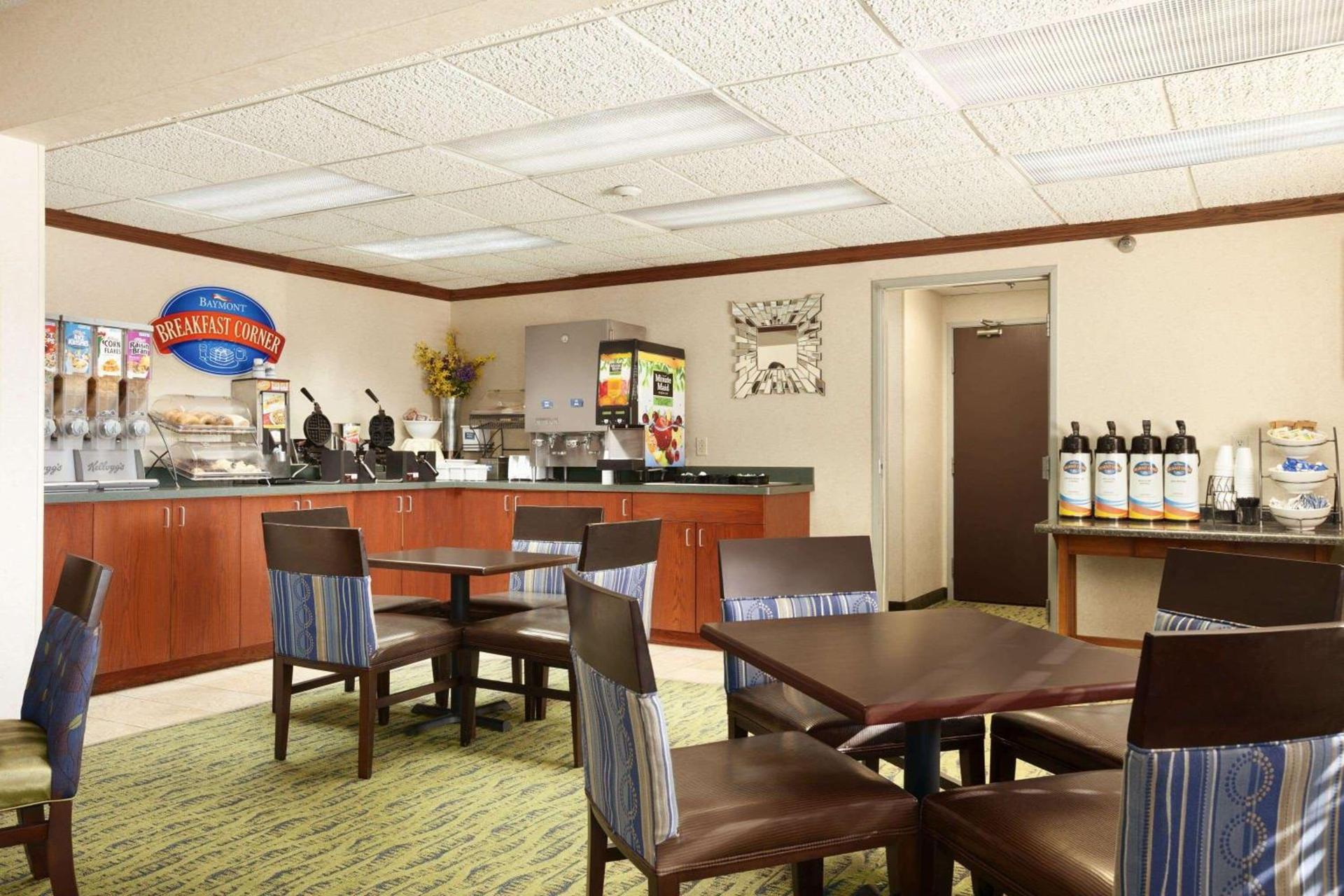 Baymont by Wyndham Sioux Falls photo 14